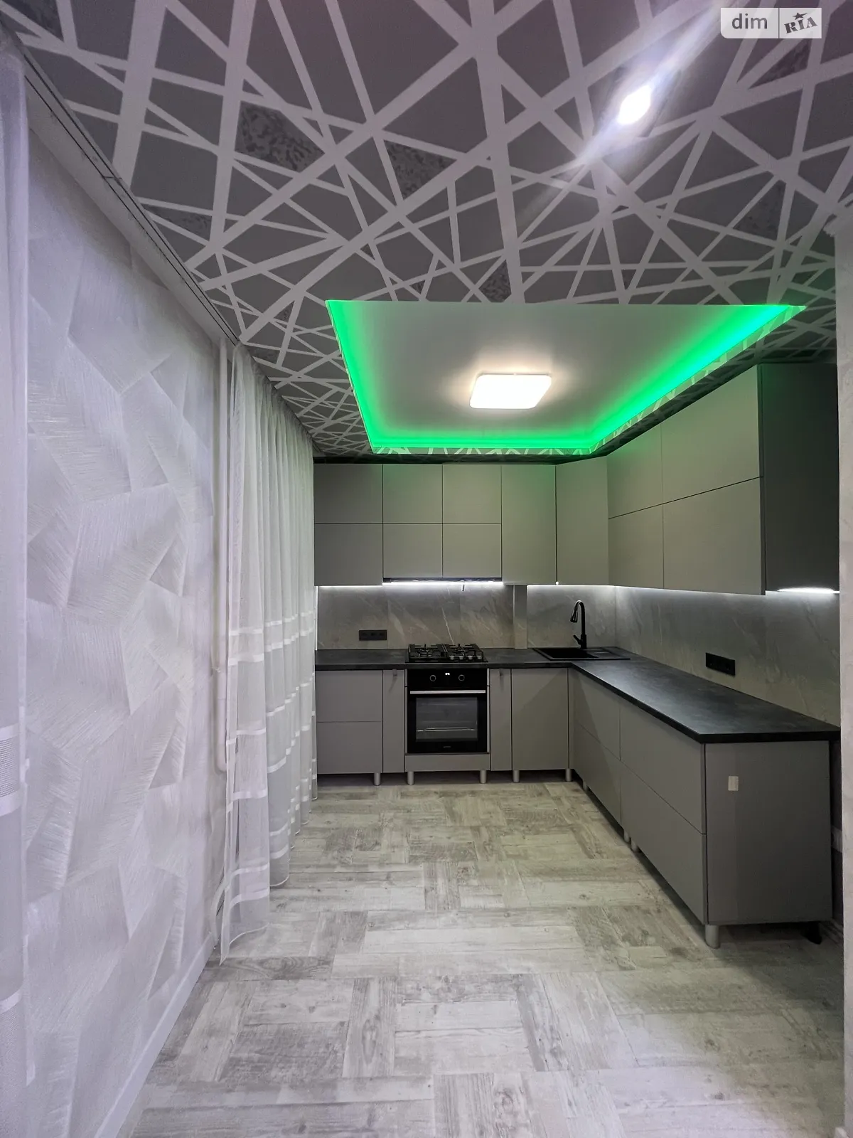 Продается 2-комнатная квартира 43.9 кв. м в Ровно, просп. Генерала Безручка - фото 1