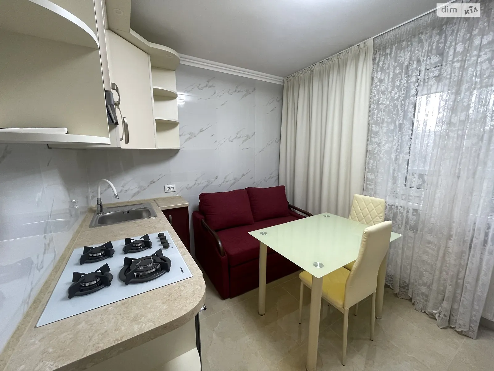 Сдается в аренду 1-комнатная квартира 40 кв. м в Ровно, ул. Гайдамацкая, 13Б - фото 1