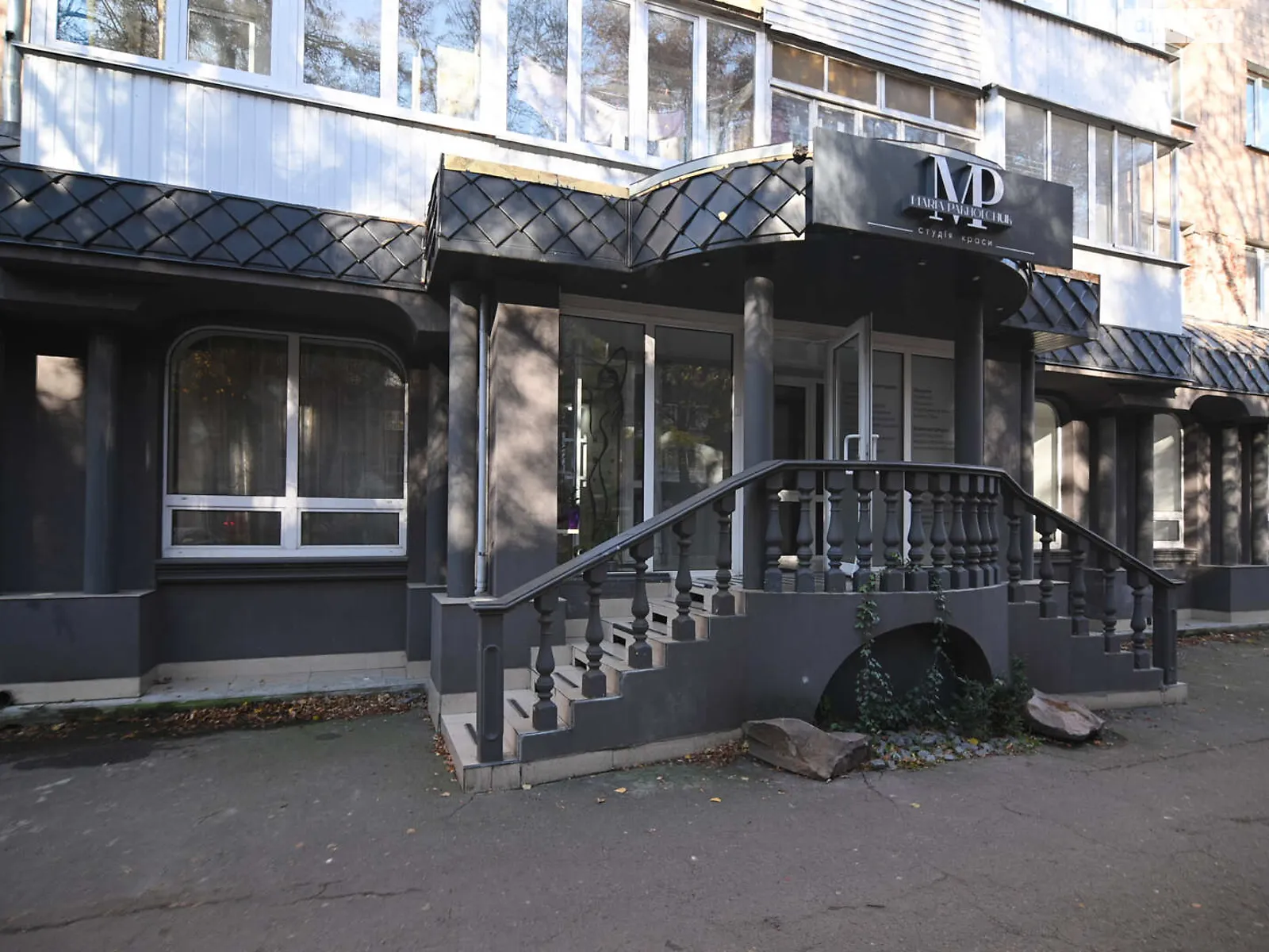 Сдается в аренду помещения свободного назначения 170 кв. м в 5-этажном здании, цена: 50000 грн - фото 1