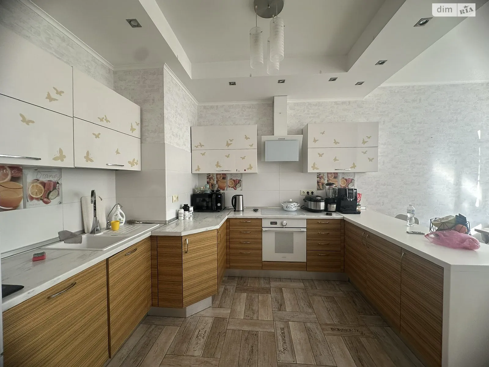 Продается 3-комнатная квартира 107.9 кв. м в Одессе, ул. Армейская, 11/3 - фото 1