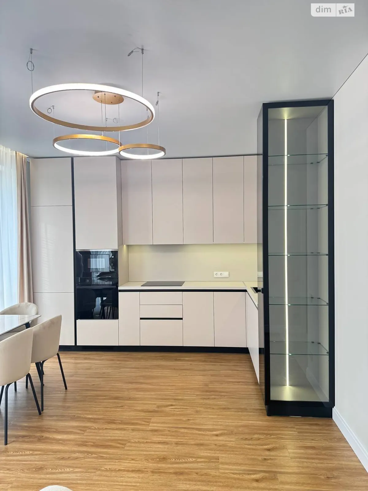 Продается 1-комнатная квартира 44 кв. м в Ужгороде, ул. Минайская, 10 - фото 1