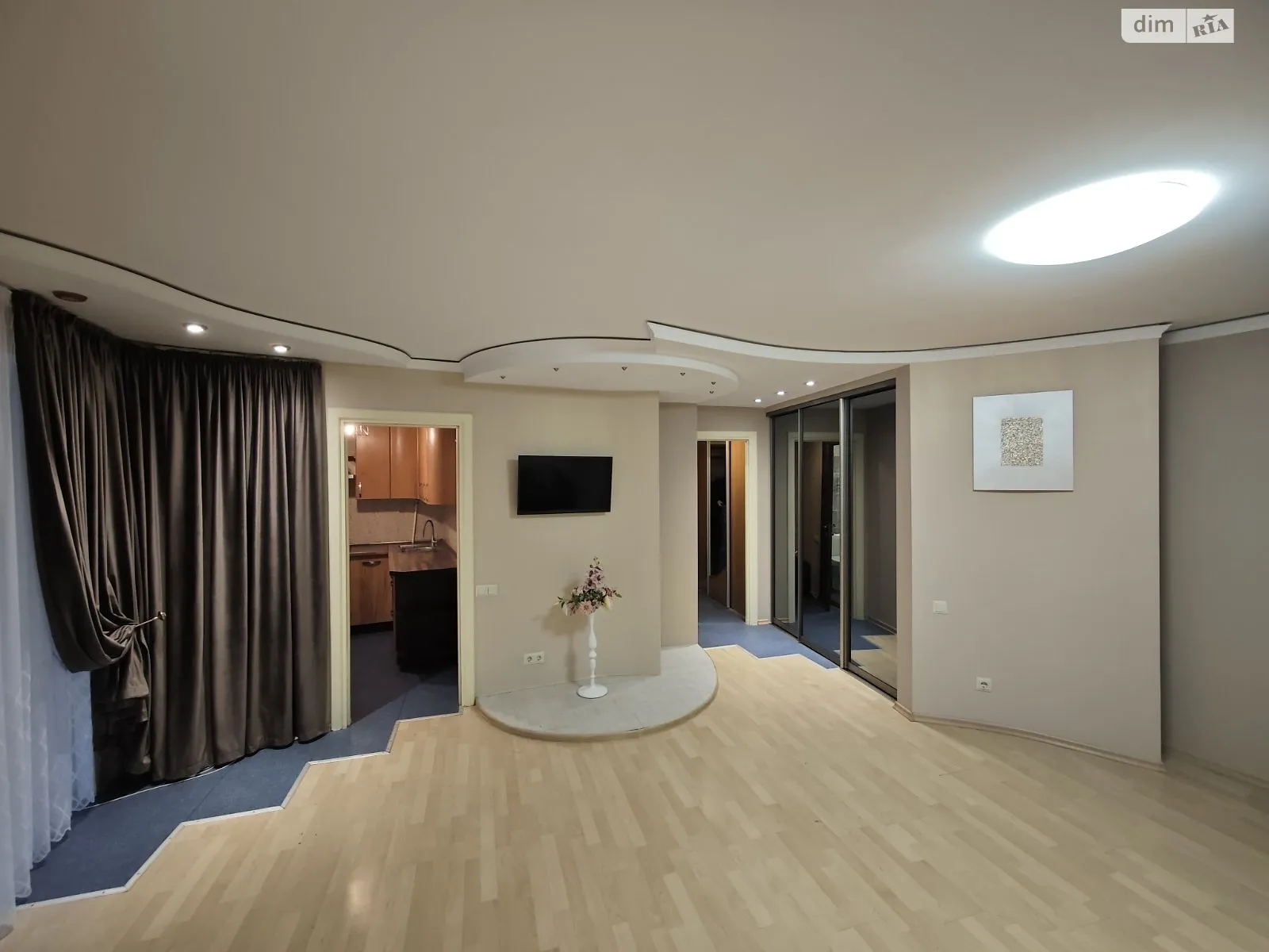 Продается 2-комнатная квартира 56 кв. м в Хмельницком, ул. Каменецкая - фото 1