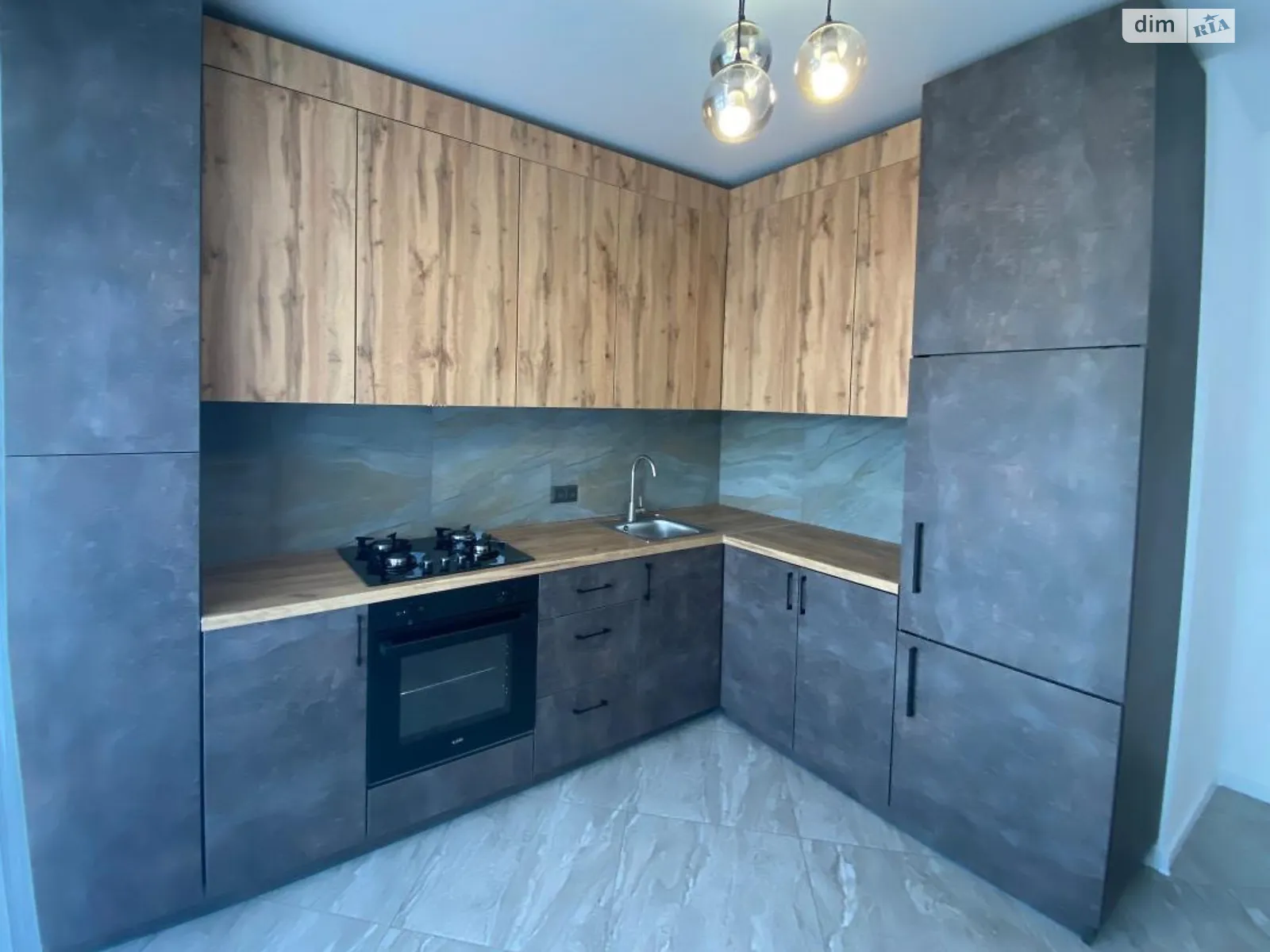 Сдается в аренду 1-комнатная квартира 45 кв. м в Львове, ул. Карманского - фото 1