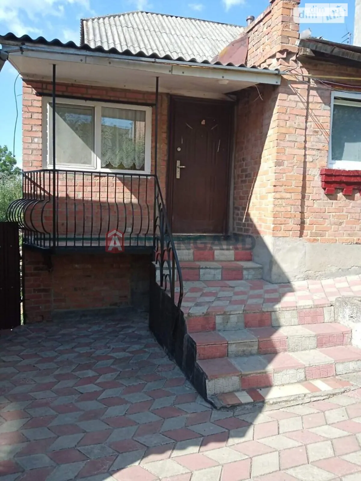 Продается одноэтажный дом 109 кв. м с гаражом, цена: 100000 $ - фото 1