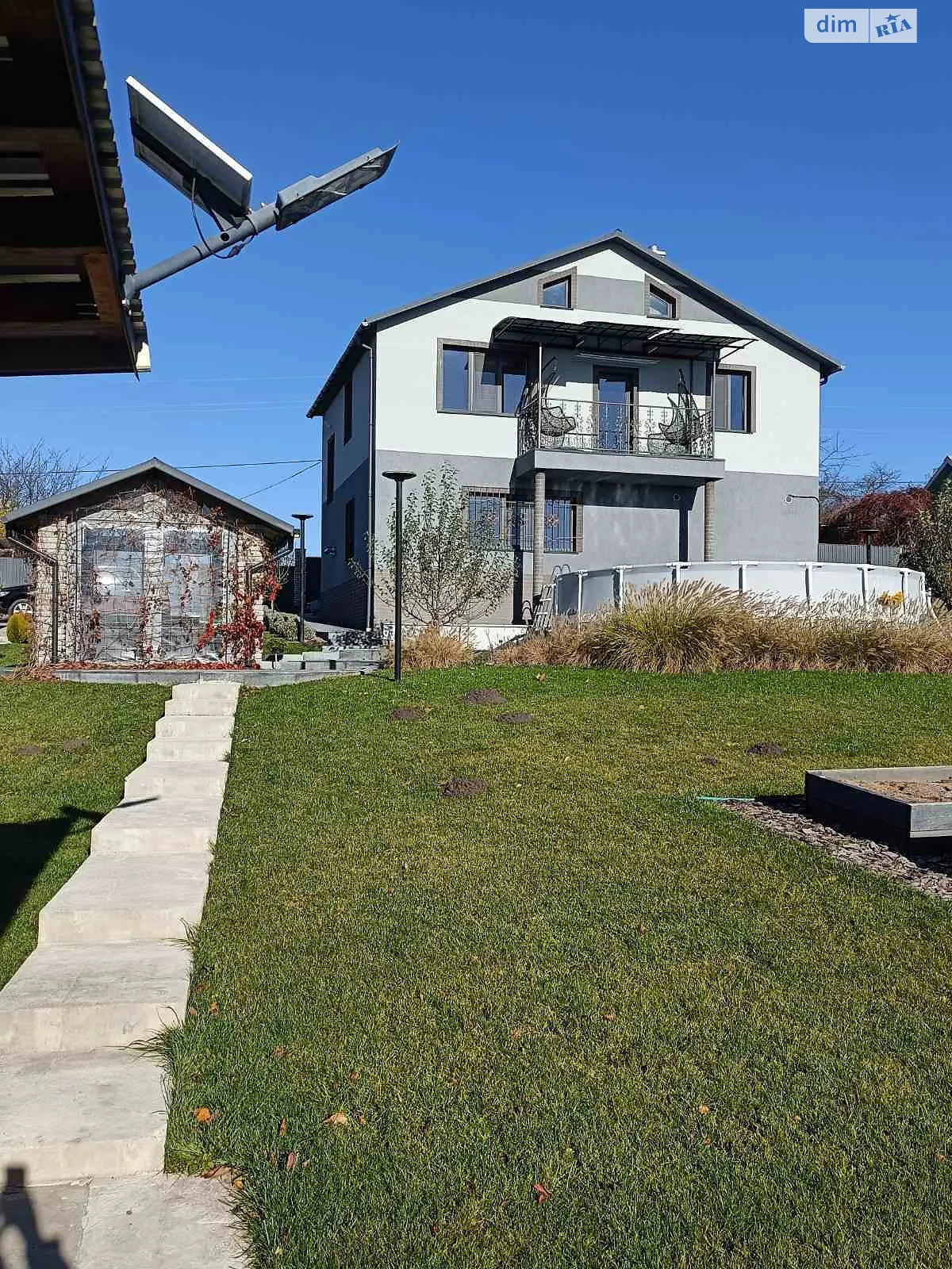 Продается дом на 2 этажа 150 кв. м с садом, цена: 210000 $ - фото 1