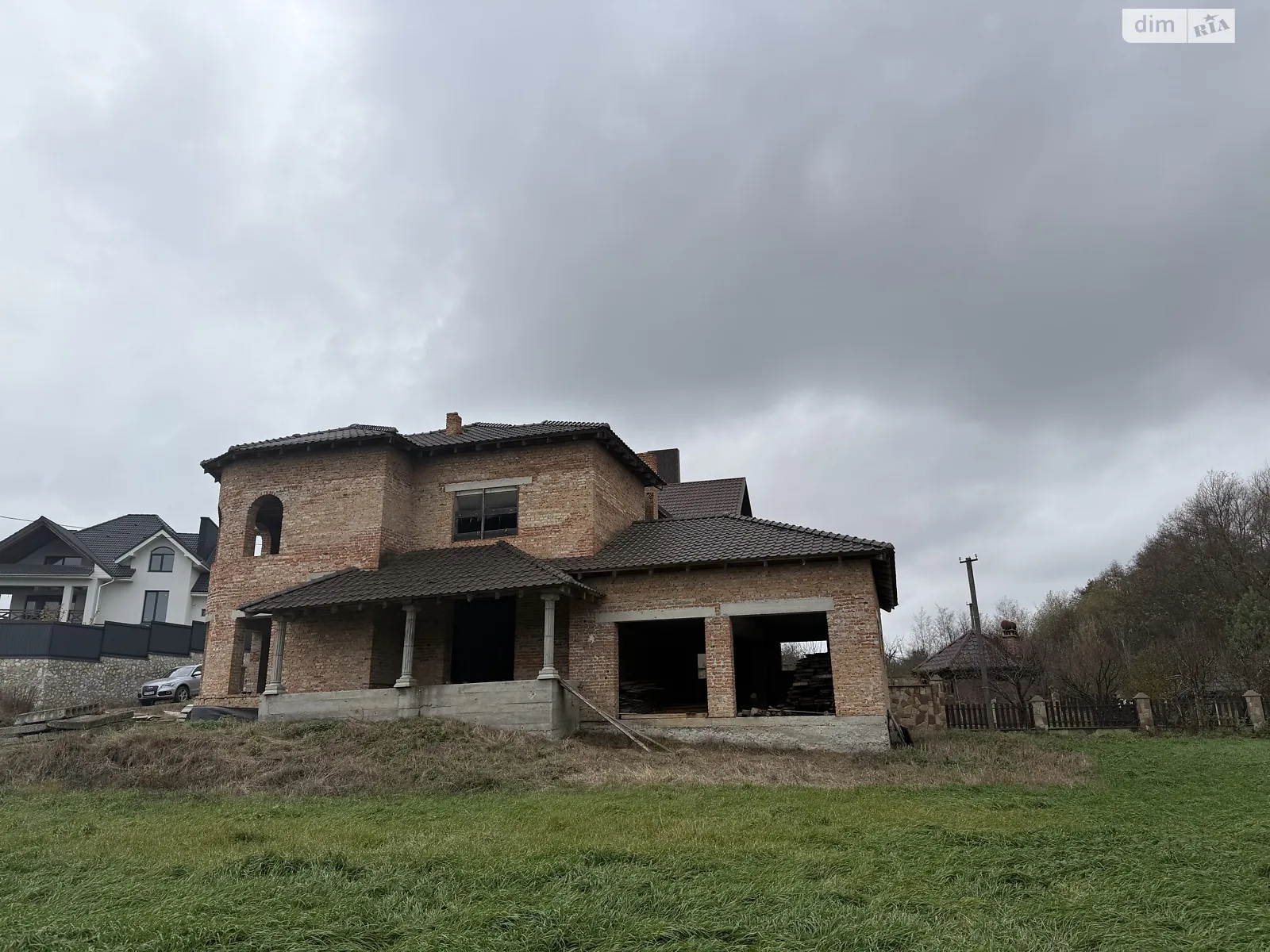 Продается дом на 2 этажа 290 кв. м с камином, цена: 145000 $ - фото 1