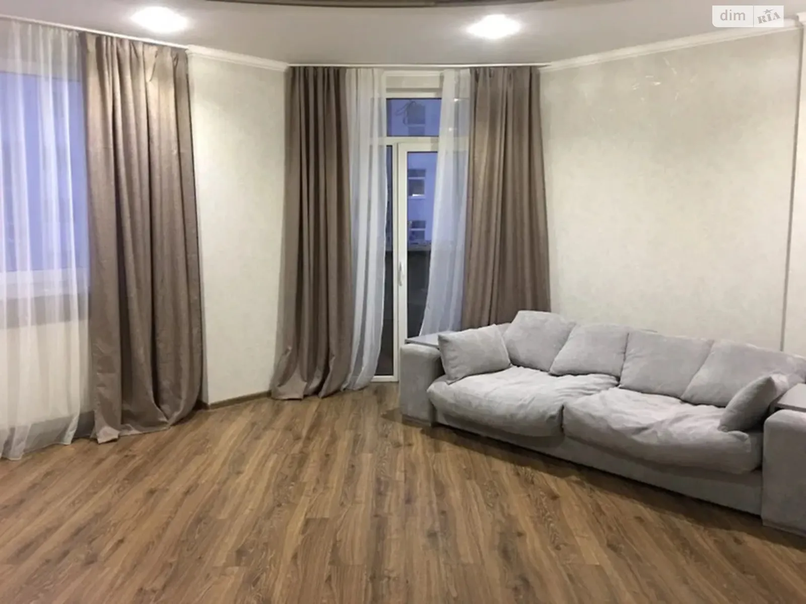 Продается 2-комнатная квартира 81 кв. м в Львове, ул. Тернопольская, 21Б - фото 1