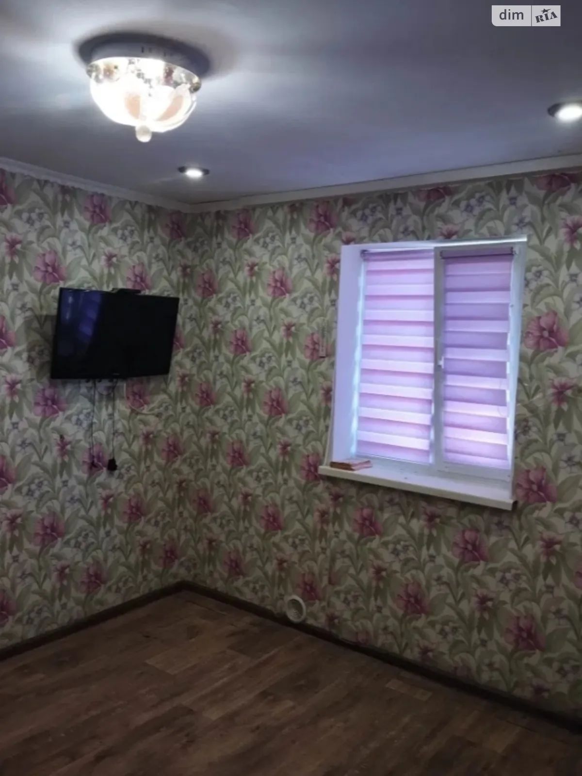 Продается дом на 2 этажа 60 кв. м с бассейном, цена: 13000 $ - фото 1