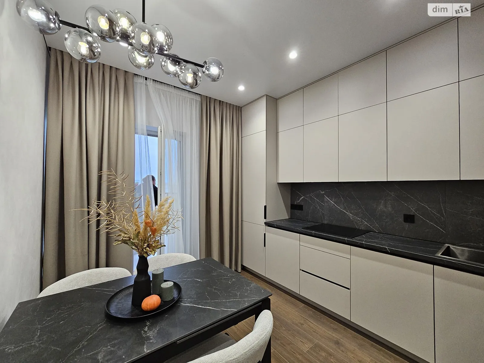 Продается 2-комнатная квартира 70 кв. м в Одессе, ул. Краснова - фото 1