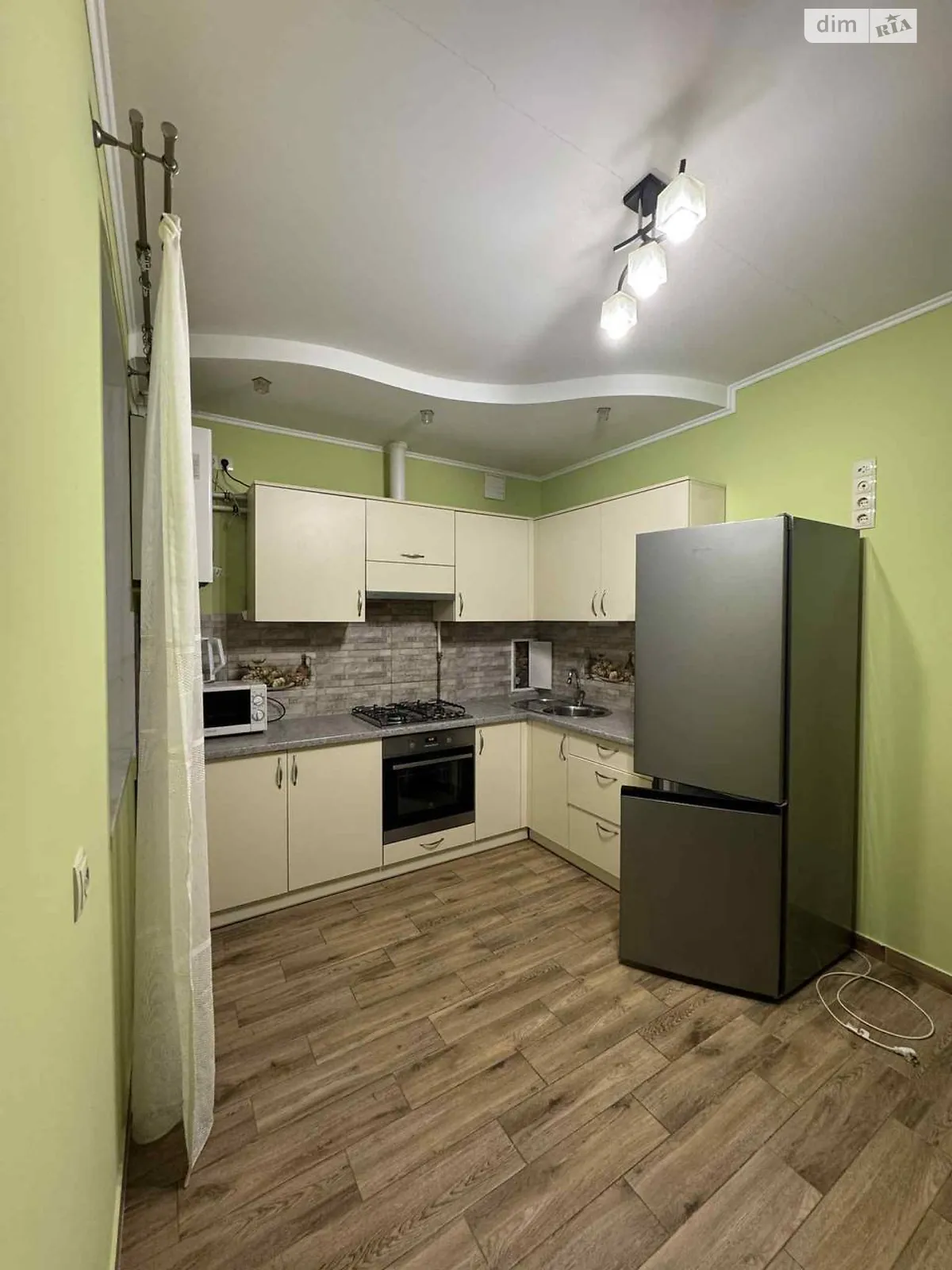 Здається в оренду 1-кімнатна квартира 42 кв. м у, цена: 350 $ - фото 1