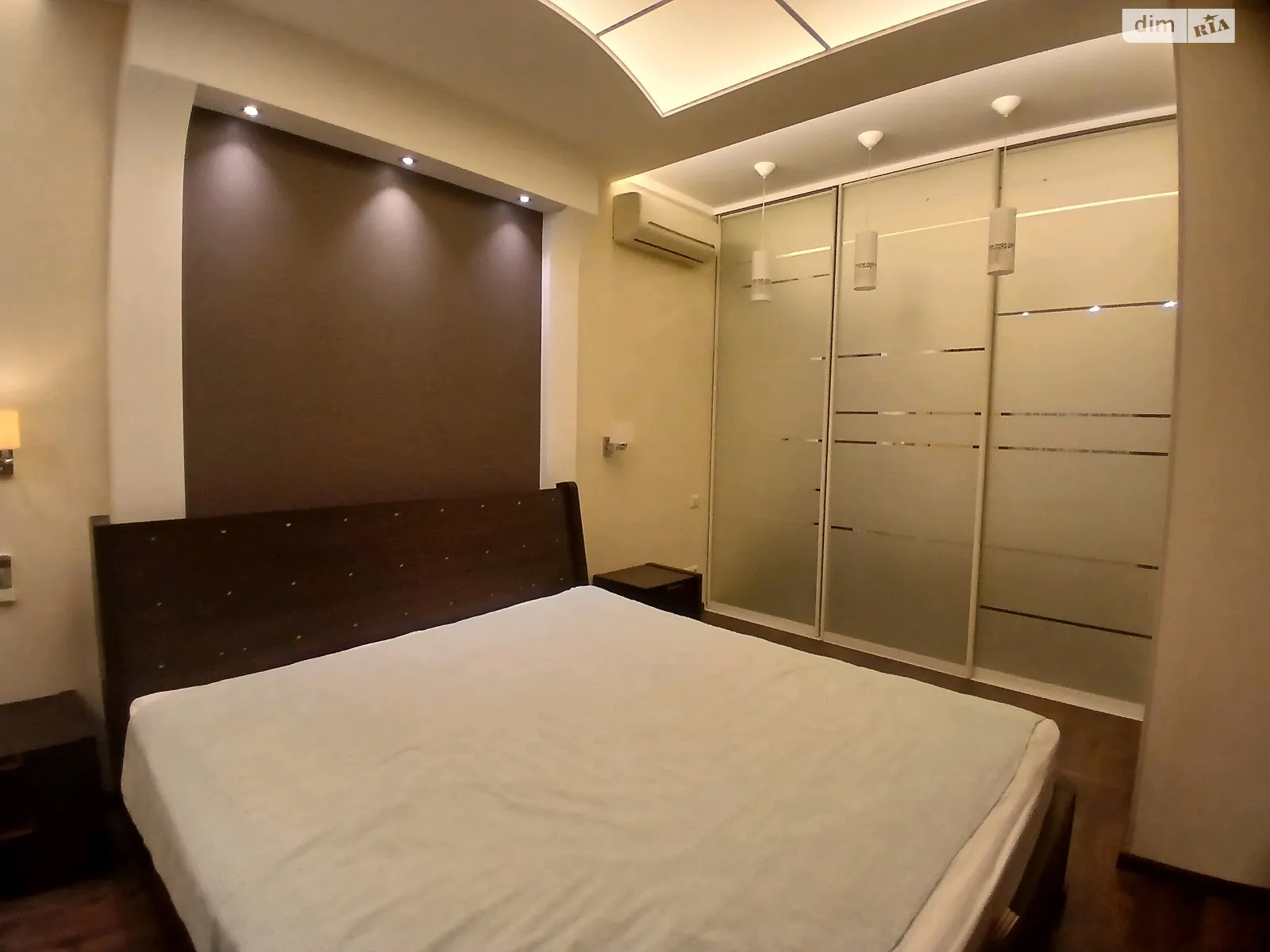 Сдается в аренду 1-комнатная квартира 65 кв. м в Одессе, ул. Армейская - фото 1