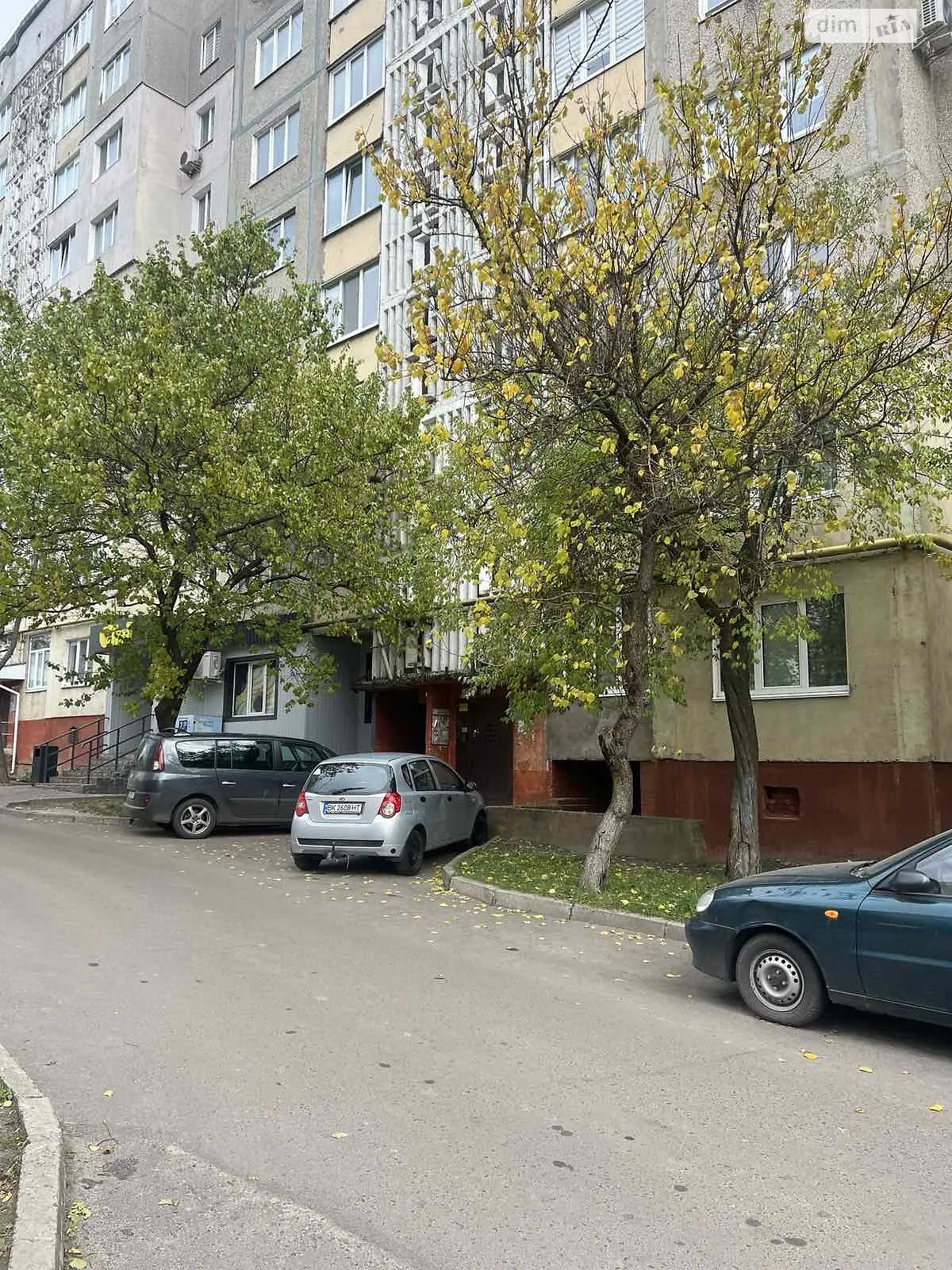 Продається 3-кімнатна квартира 67.1 кв. м у Рівному, вул. Млинівська, 39 - фото 1