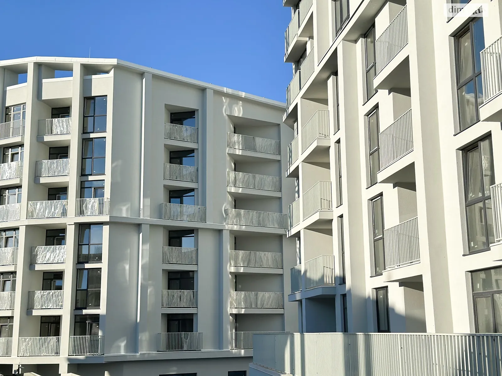 Продается офис 153.38 кв. м в бизнес-центре, цена: 349600 $ - фото 1