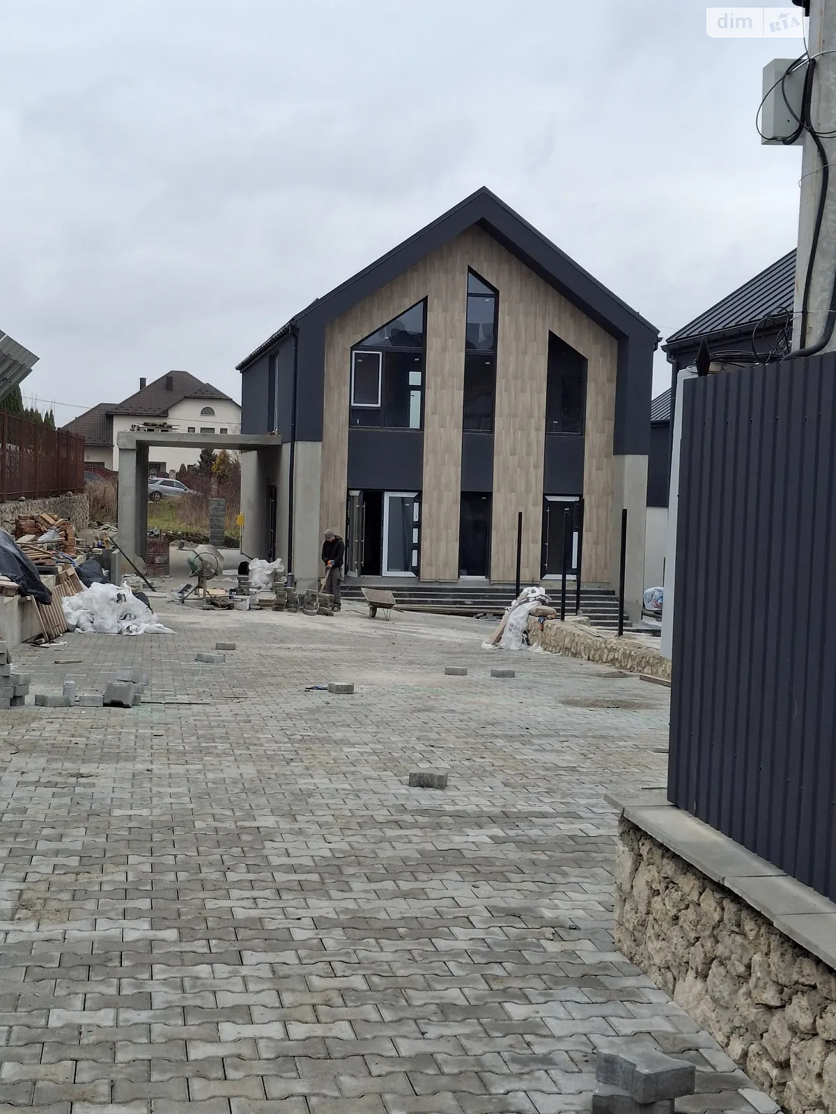 Продается дом на 2 этажа 180 кв. м с беседкой, цена: 135000 $ - фото 1