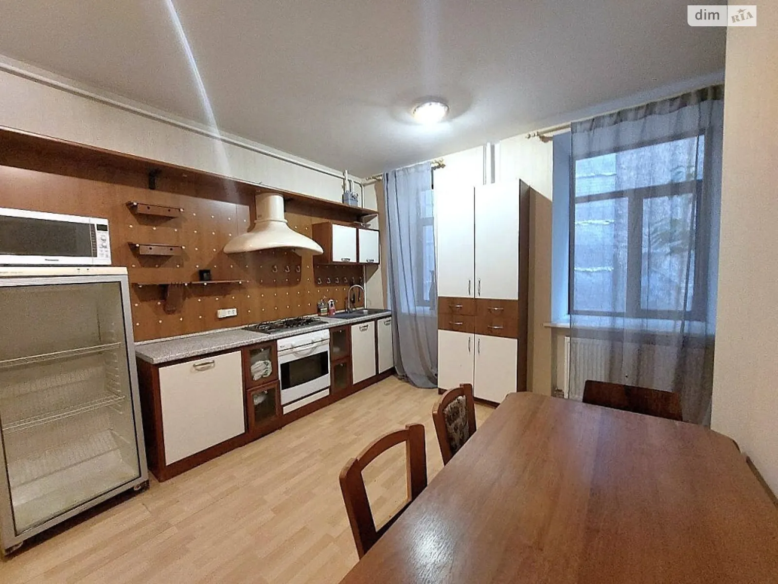 Сдается в аренду 2-комнатная квартира 78 кв. м в Одессе, пл. Екатерининская, 5 - фото 1