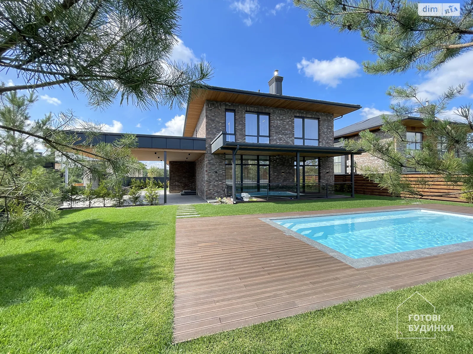 Продается дом на 2 этажа 256 кв. м с гаражом, цена: 670000 $ - фото 1