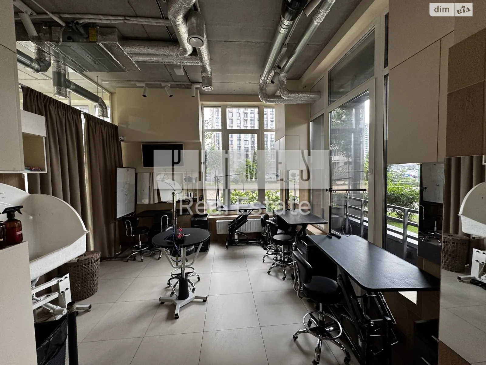 Сдается в аренду помещения свободного назначения 102 кв. м в 25-этажном здании, цена: 2700 $ - фото 1