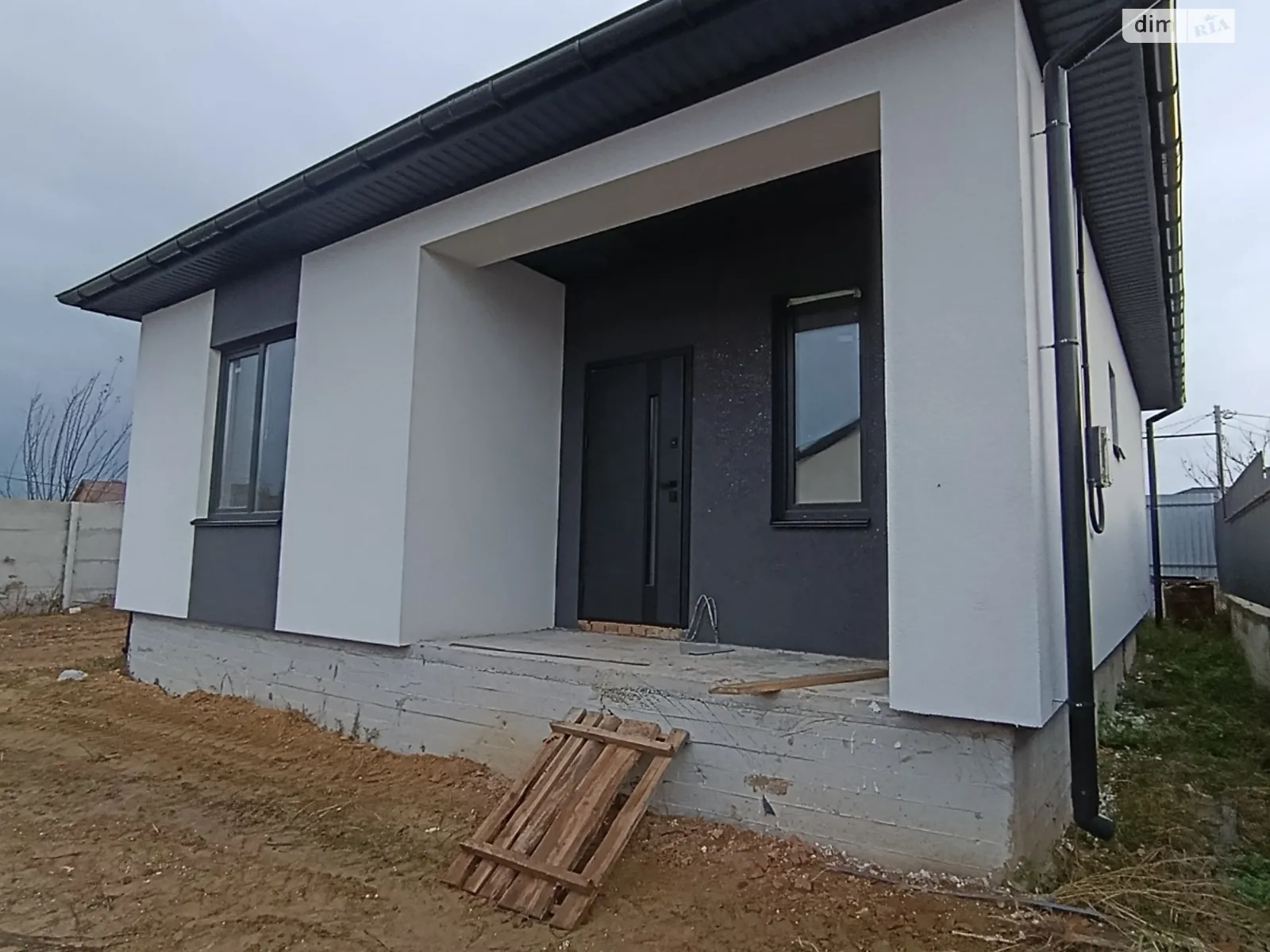 Продается одноэтажный дом 80 кв. м с балконом, цена: 77000 $ - фото 1