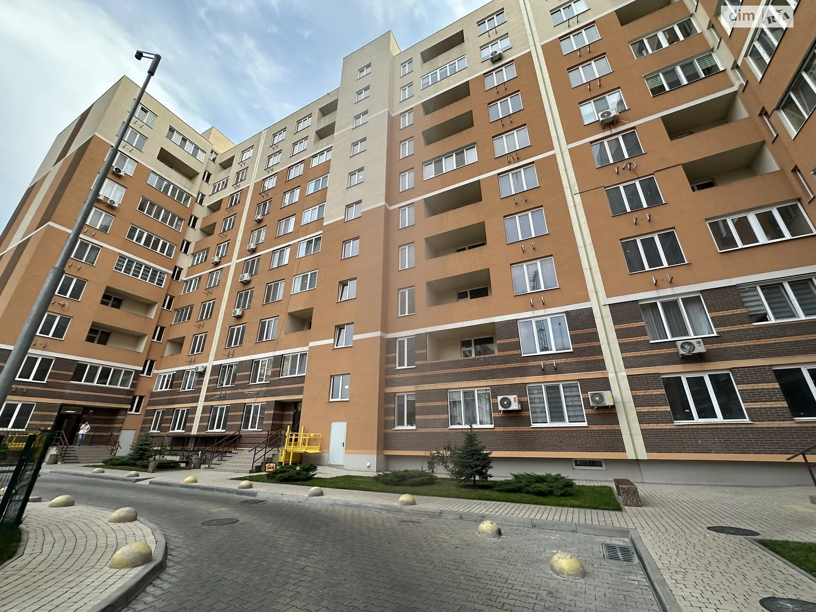 Продається 2-кімнатна квартира 64 кв. м у Чорноморську, вул. Захисників України(1 Травня) - фото 1