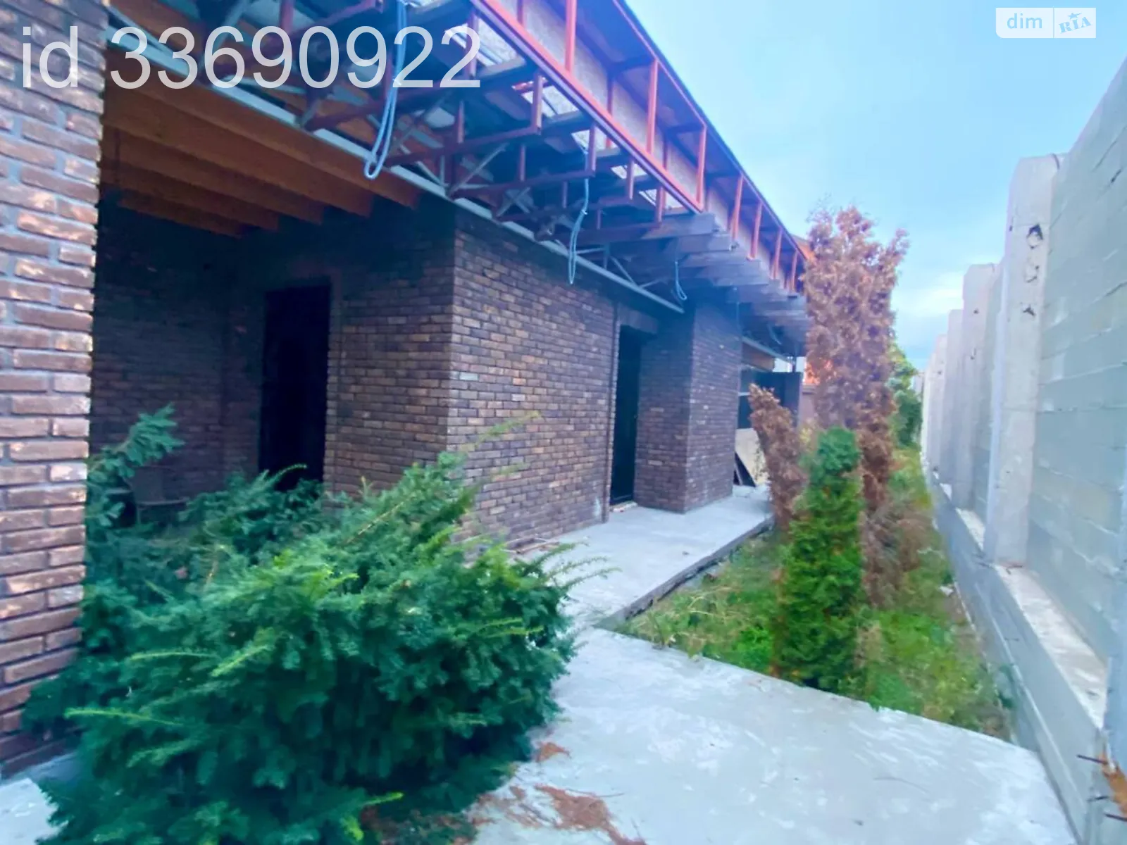 Продается одноэтажный дом 200 кв. м с гаражом, цена: 100000 $ - фото 1