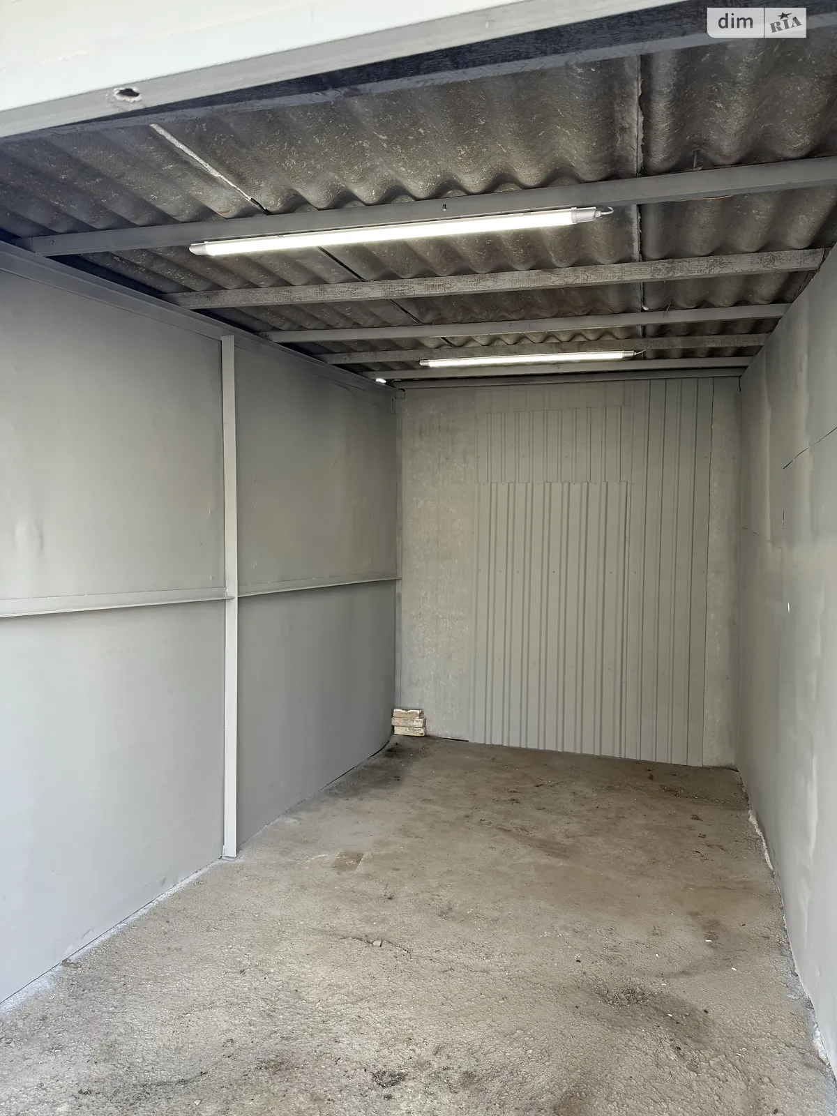 Продается место в гаражном кооперативе под легковое авто на 10 кв. м, цена: 80000 грн - фото 1