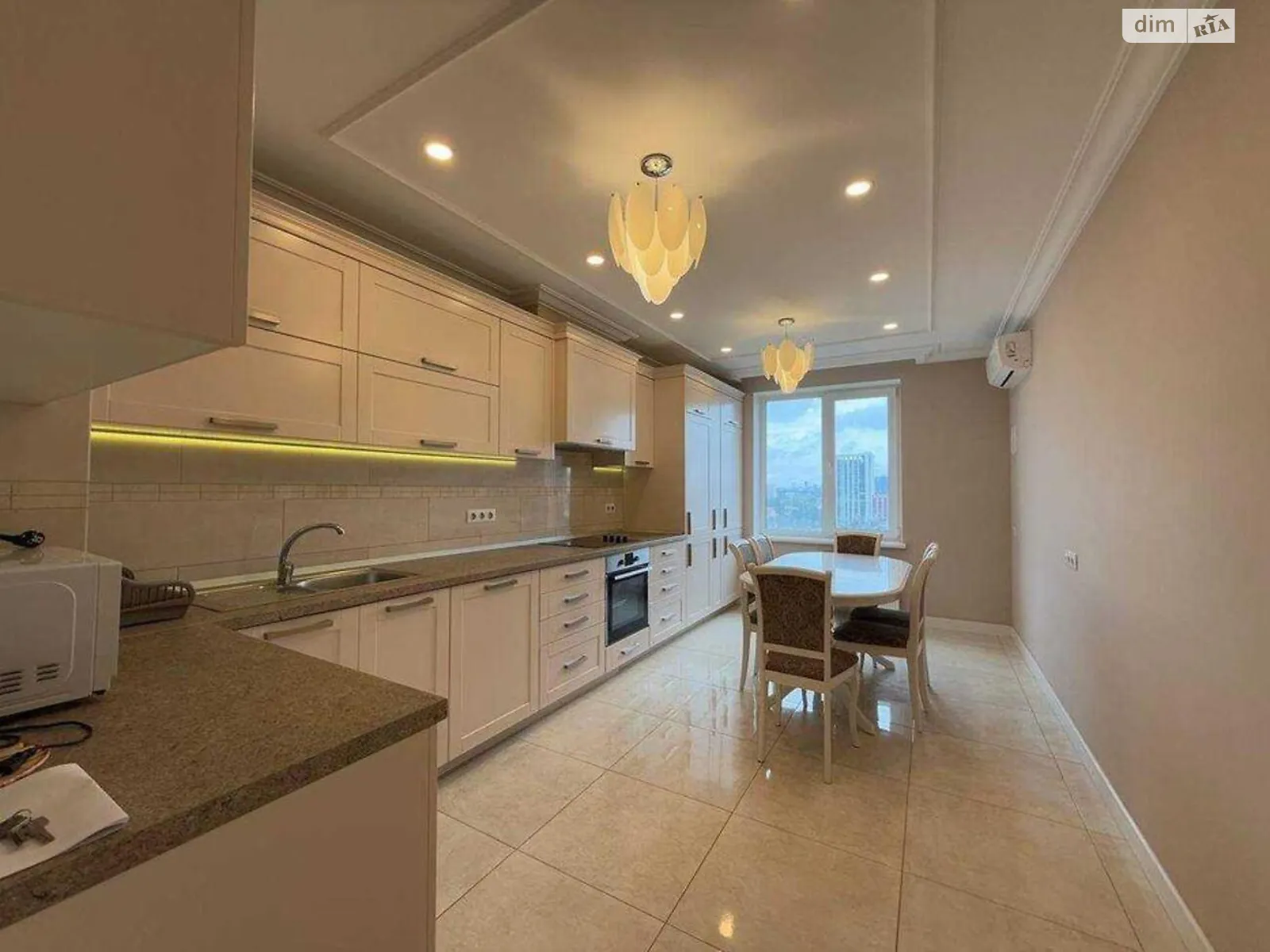 Продається 4-кімнатна квартира 148 кв. м у Києві, вул. Дмитрівська, 75 - фото 1