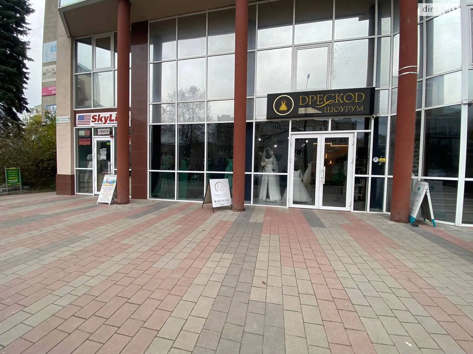 Здається в оренду приміщення вільного призначення 131 кв. м в 10-поверховій будівлі, цена: 1200 $ - фото 1