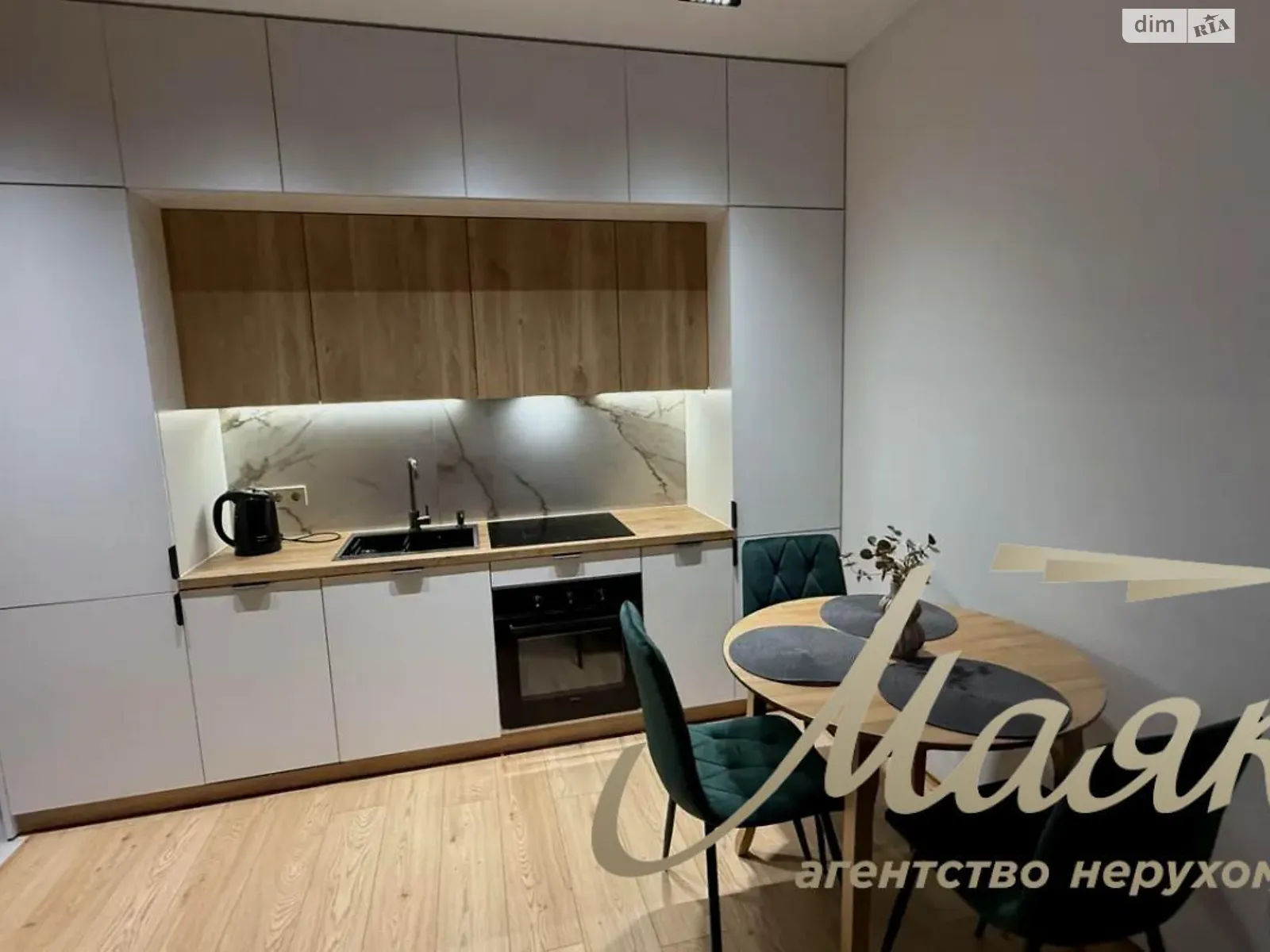 Сдается в аренду 2-комнатная квартира 40 кв. м в Киеве, ул. Салютная - фото 1