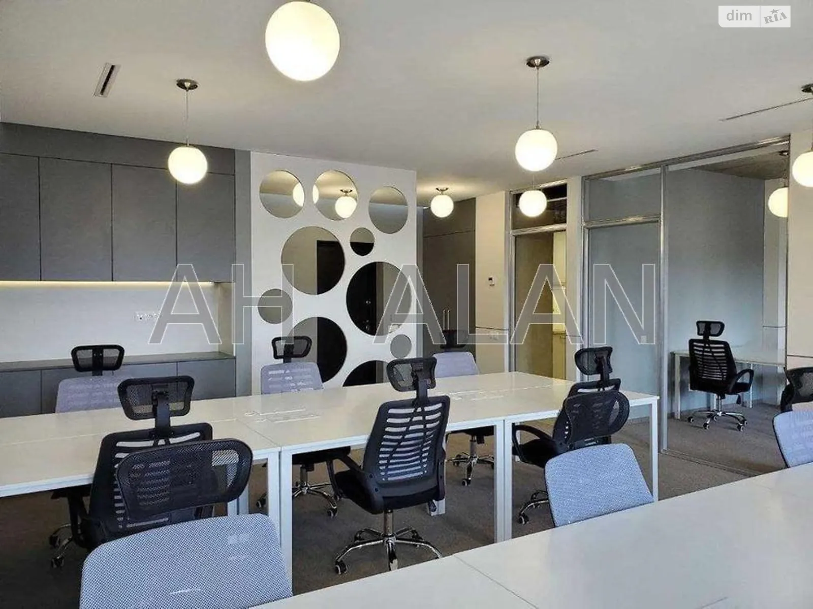 Сдается в аренду офис 73 кв. м в бизнес-центре, цена: 2600 $ - фото 1