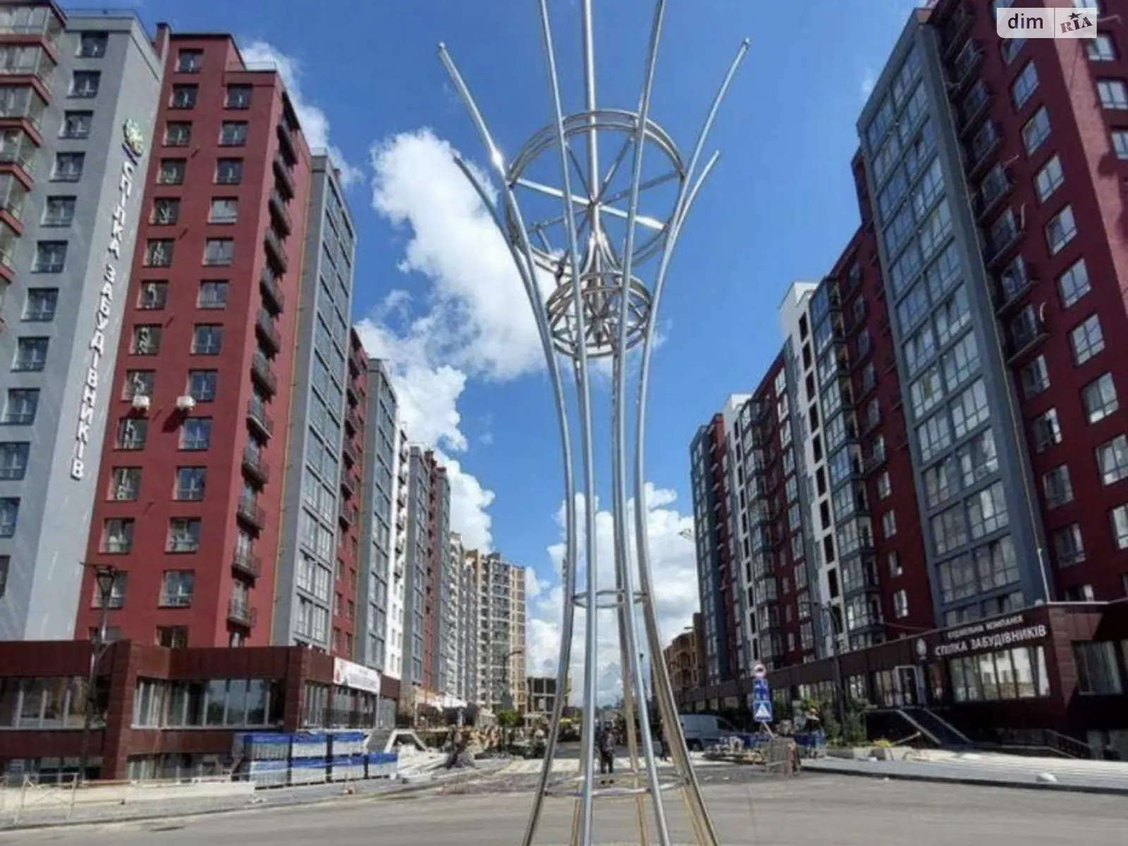 Продается 2-комнатная квартира 71 кв. м в Ивано-Франковске, ул. Княгинин, 44 корпус 39 - фото 1