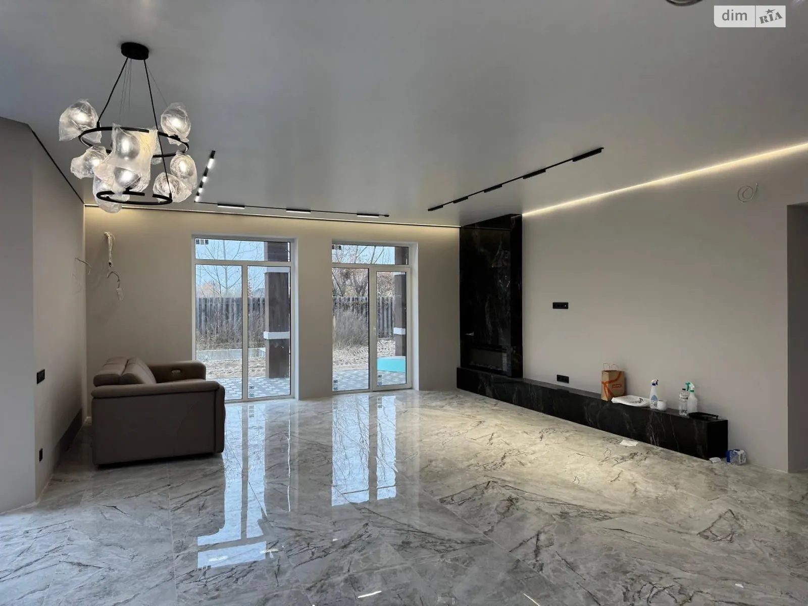 Продается дом на 2 этажа 230 кв. м с мебелью, цена: 275000 $ - фото 1