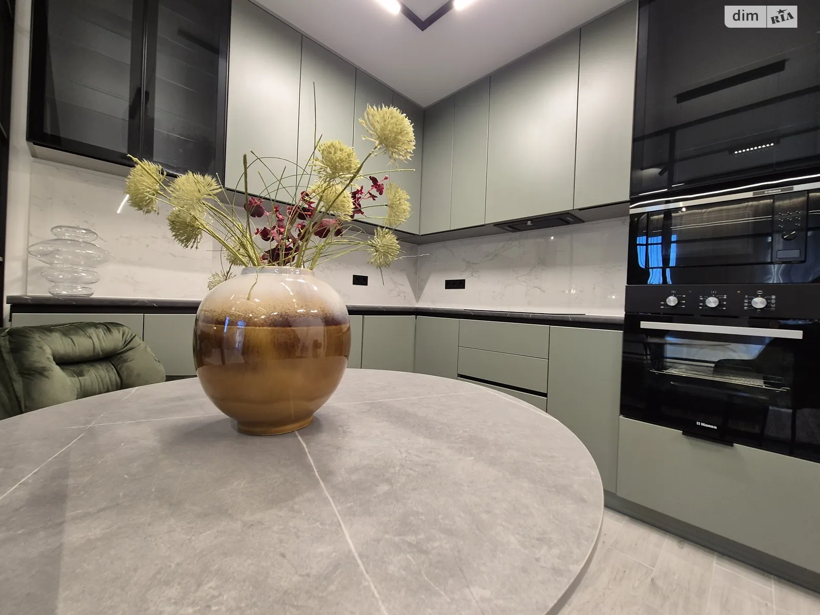 Сдается в аренду 1-комнатная квартира 43 кв. м в Ивано-Франковске, ул. Стрельцов Сечевых, 28А - фото 1