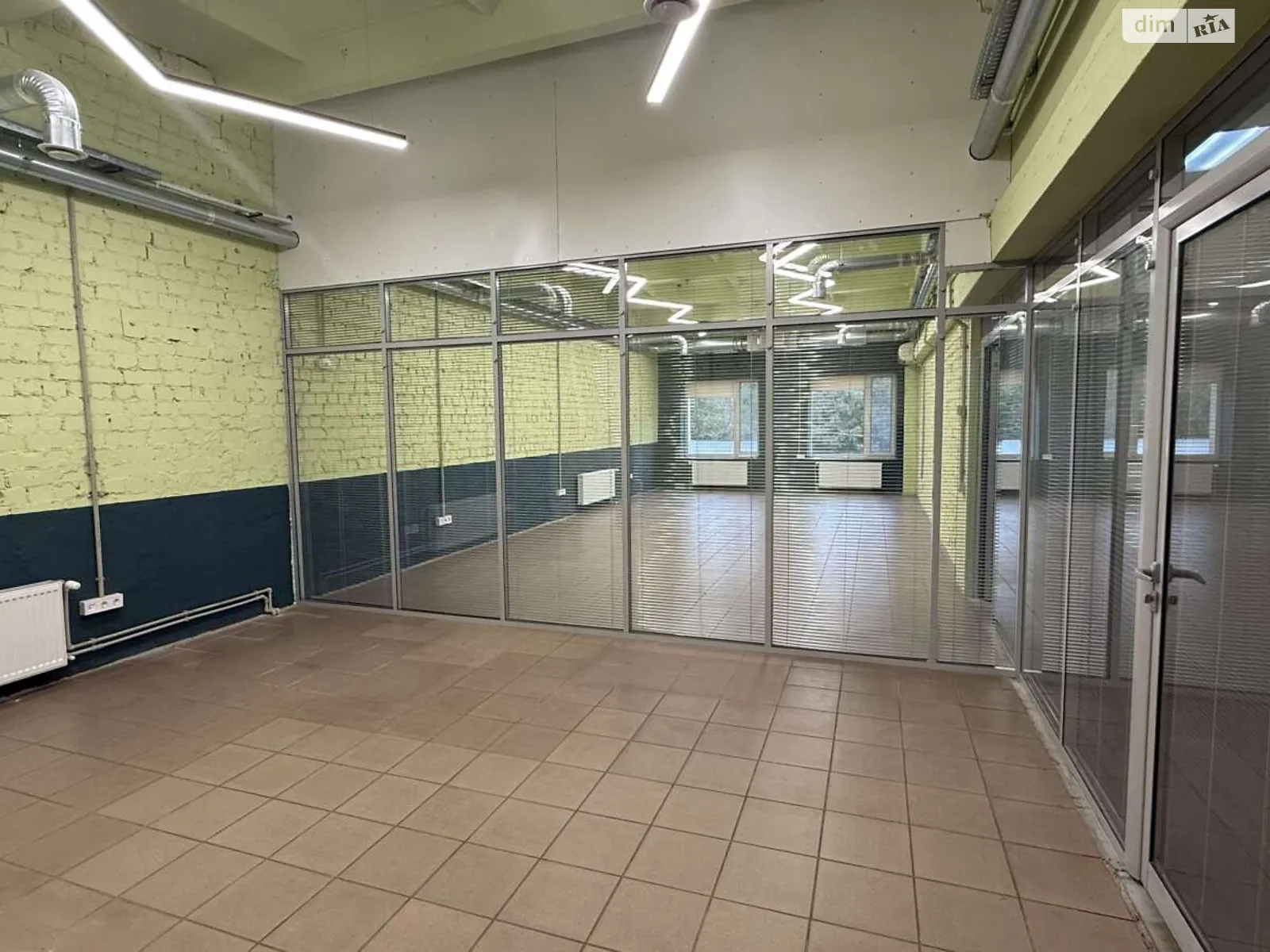 Здається в оренду офіс 25.5 кв. м в бізнес-центрі, цена: 7650 грн - фото 1