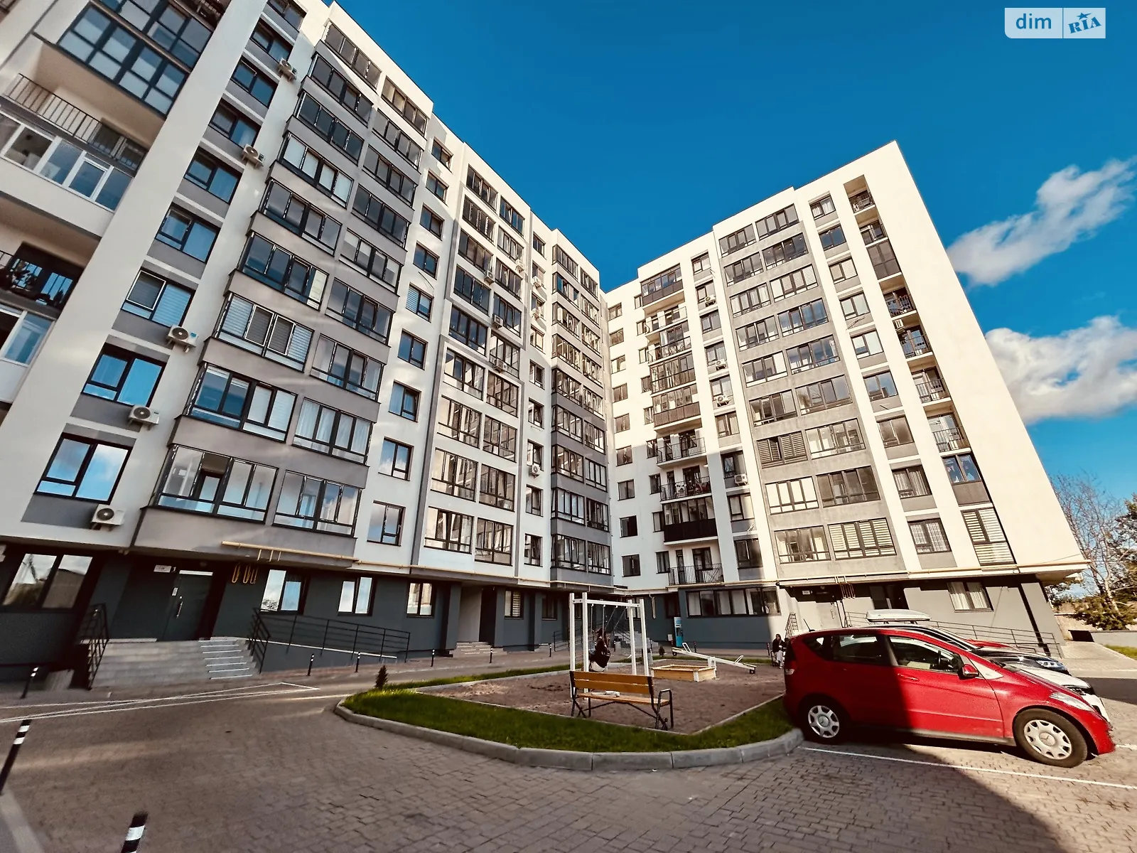 Продается 3-комнатная квартира 78 кв. м в Львове, ул. Длинная, 30А - фото 1