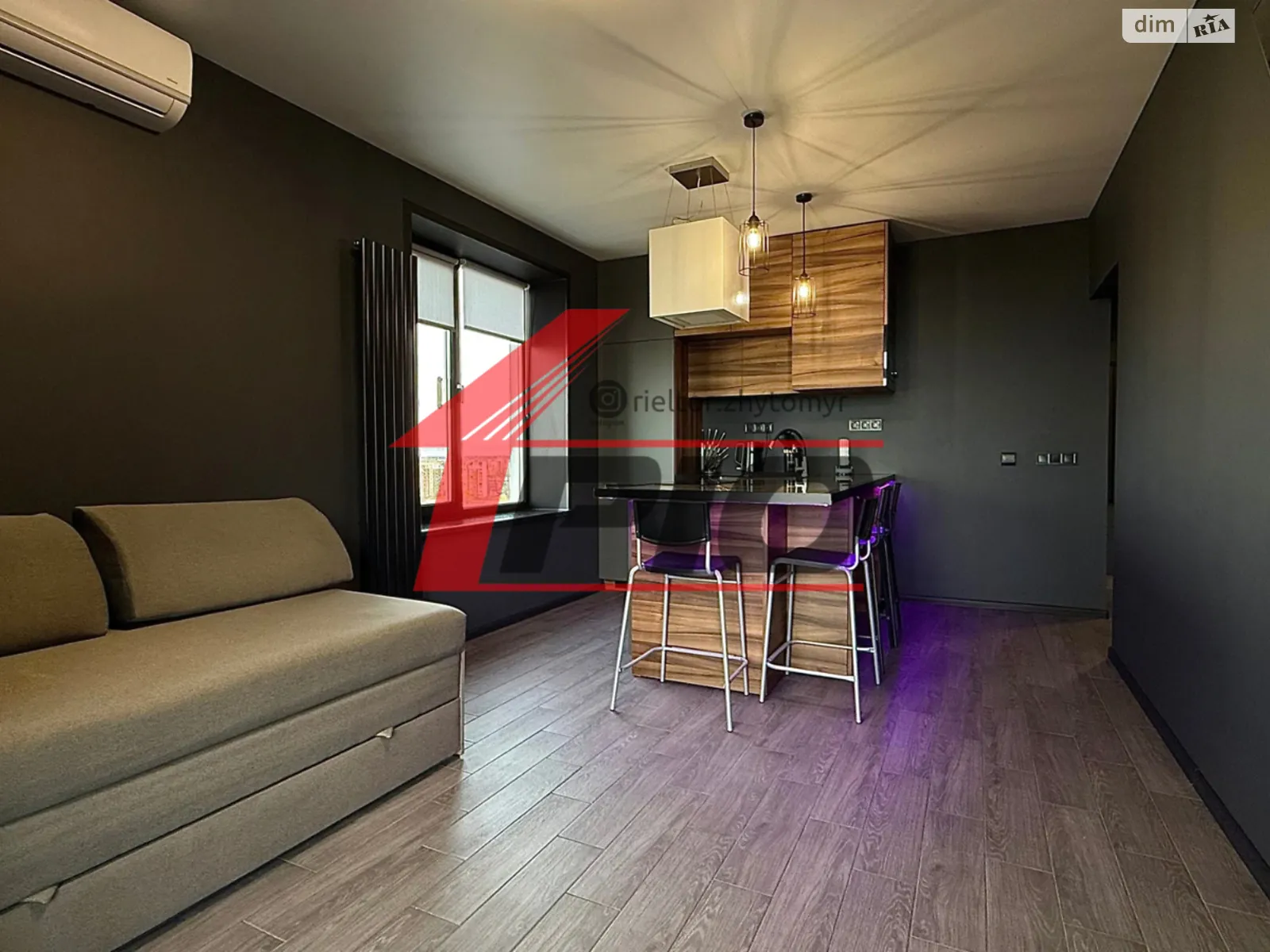 Продается 1-комнатная квартира 54 кв. м в Житомире, просп. Мира - фото 1