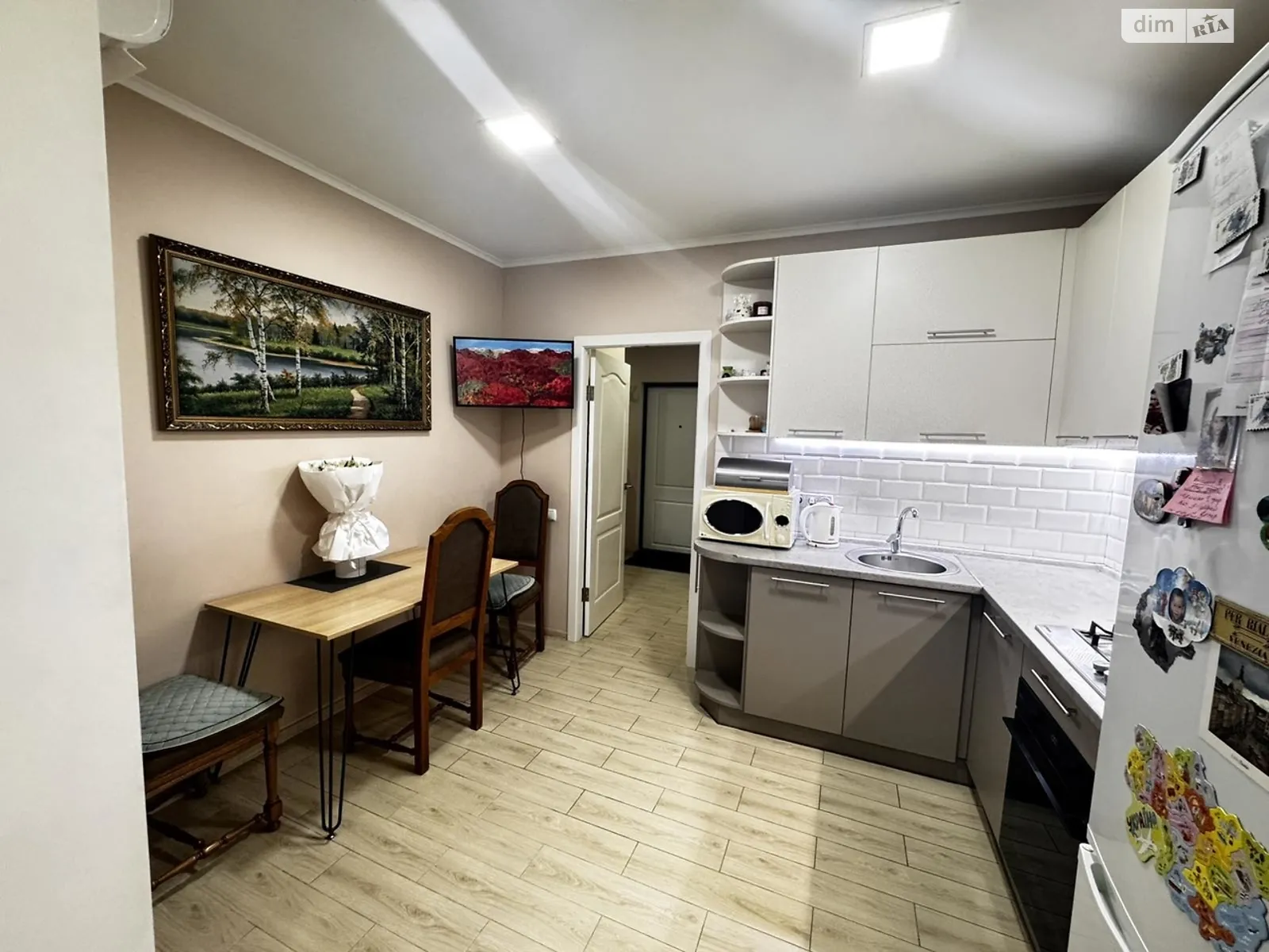 Продается 1-комнатная квартира 52 кв. м в Слобожанском, ул. Содружества - фото 1