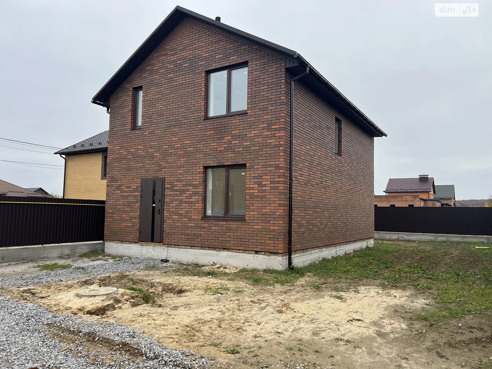 Продается дом на 2 этажа 110 кв. м с бассейном, цена: 88998 $ - фото 1