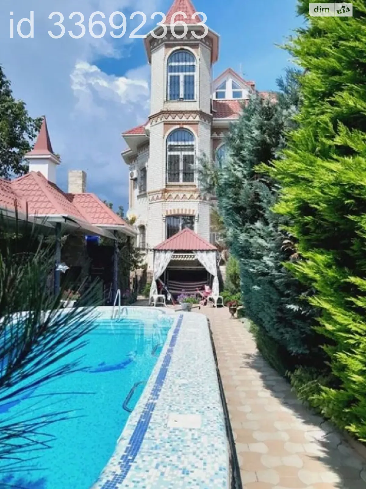 Продается дом на 3 этажа 450 кв. м с камином, цена: 450000 $ - фото 1