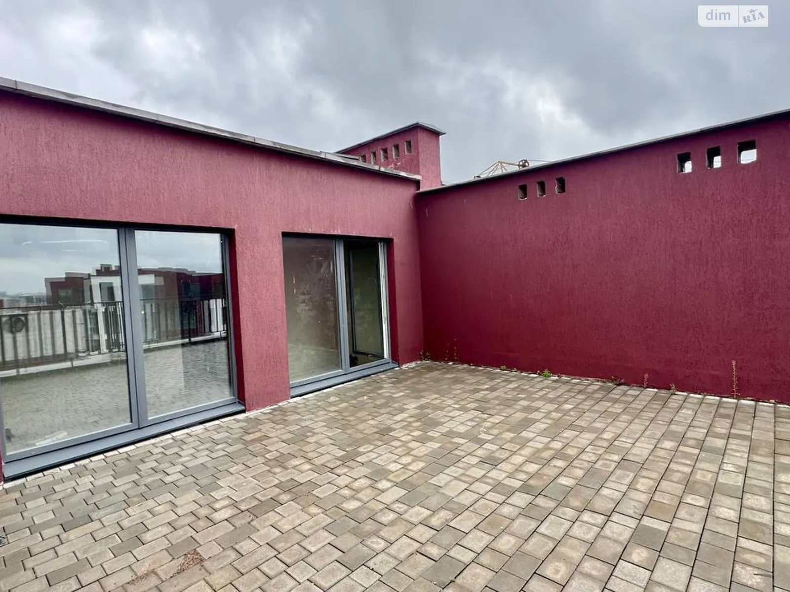 Продается 2-комнатная квартира 81.7 кв. м в Ивано-Франковске, ул. Княгинин - фото 1