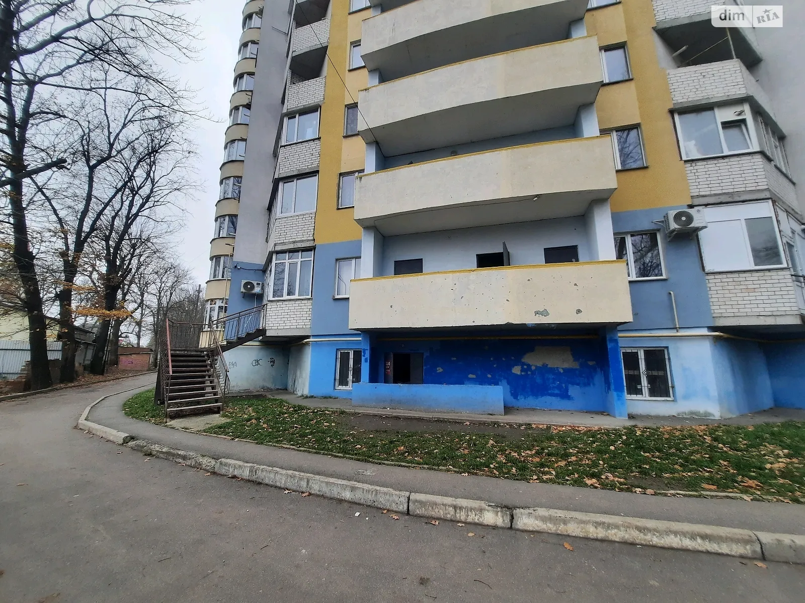 Продається приміщення вільного призначення 400 кв. м в 11-поверховій будівлі, цена: 100000 $ - фото 1