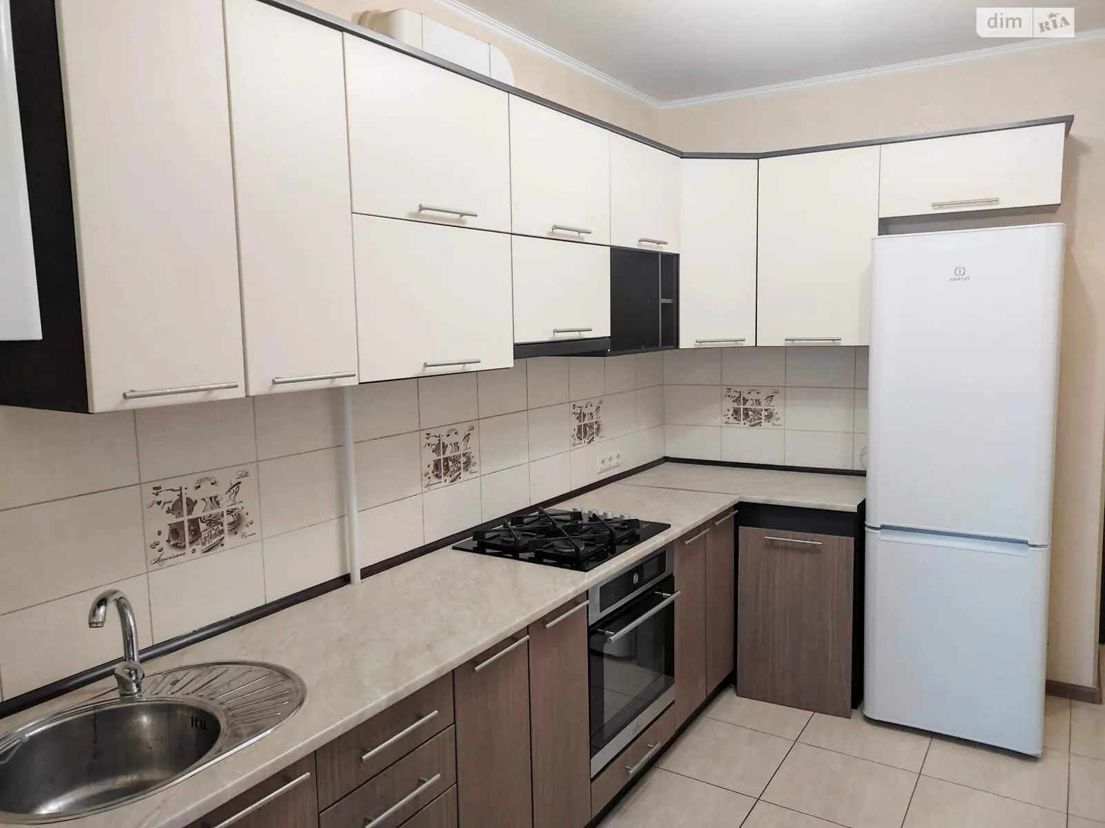 Сдается в аренду 1-комнатная квартира 42 кв. м в Ивано-Франковске, ул. Целевича Юлиана, 10 корпус 4 - фото 1