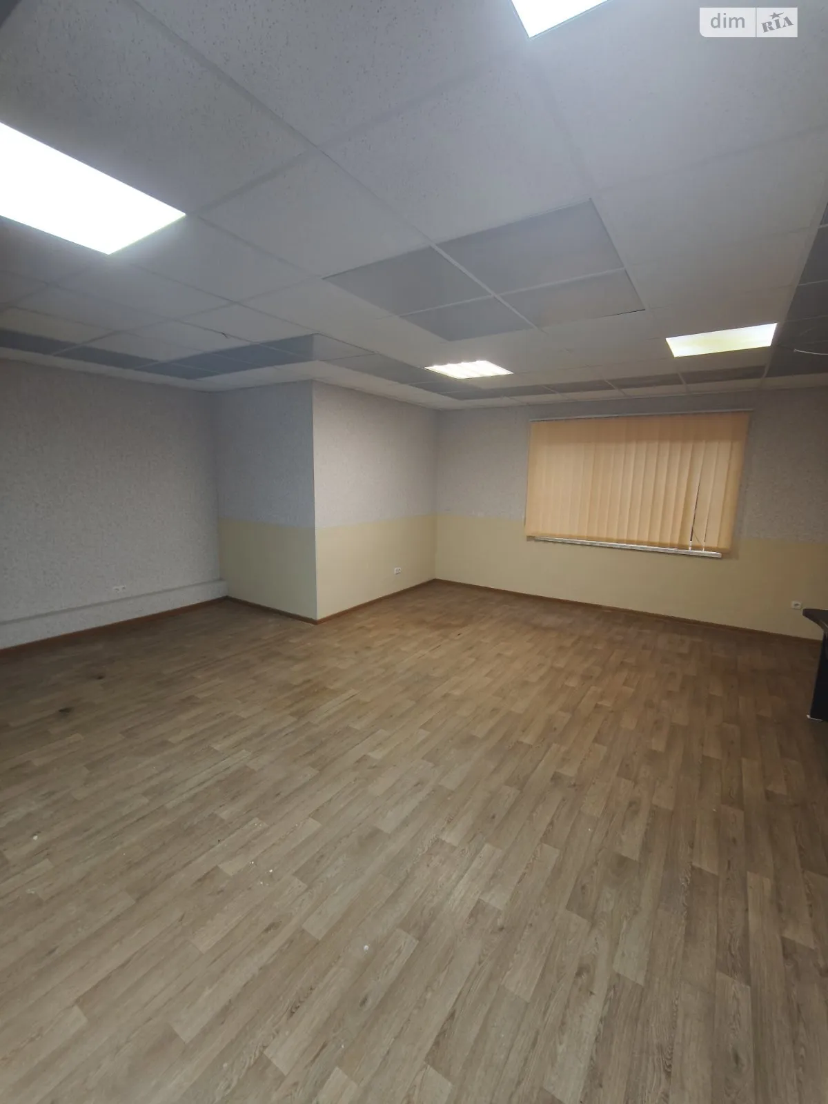 Сдается в аренду офис 92 кв. м в бизнес-центре, цена: 20000 грн - фото 1