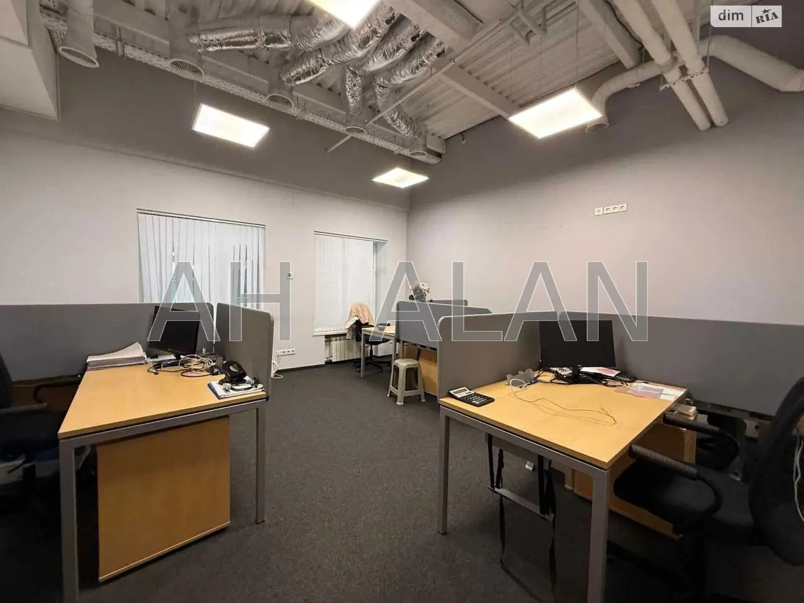 Сдается в аренду офис 267 кв. м в бизнес-центре, цена: 5200 $ - фото 1