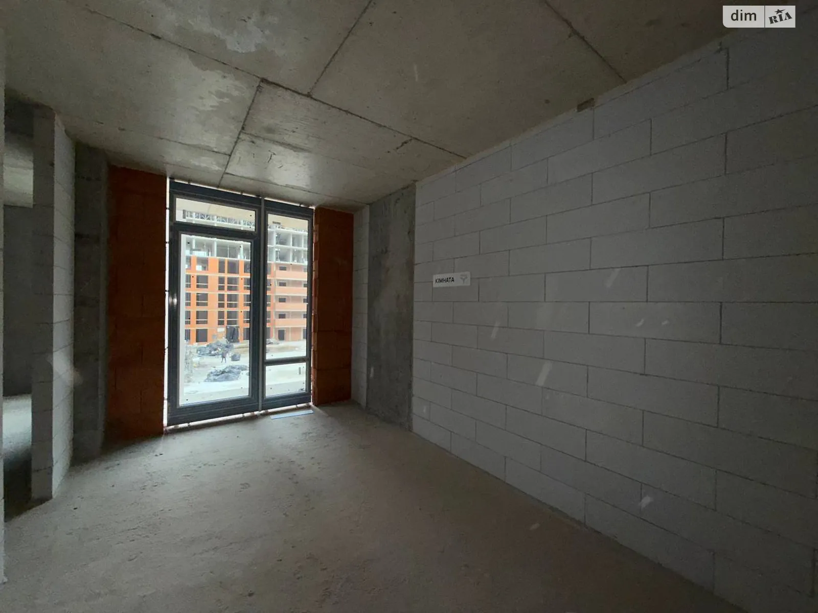 Продается 1-комнатная квартира 62 кв. м в Ивано-Франковске, ул. Левицкого Романа, 10 - фото 1