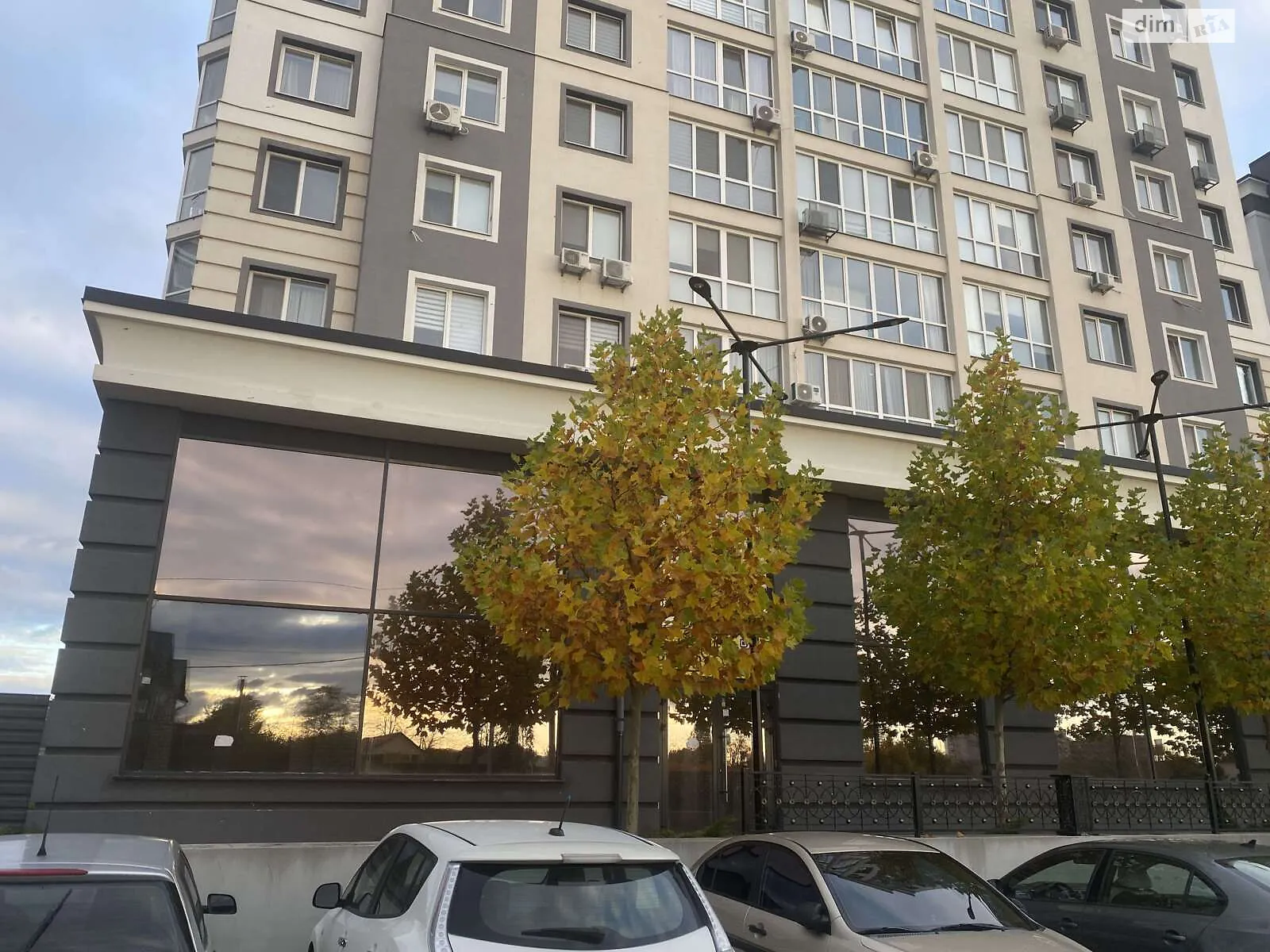 Здається в оренду приміщення вільного призначення 179 кв. м в 10-поверховій будівлі, цена: 900 $ - фото 1