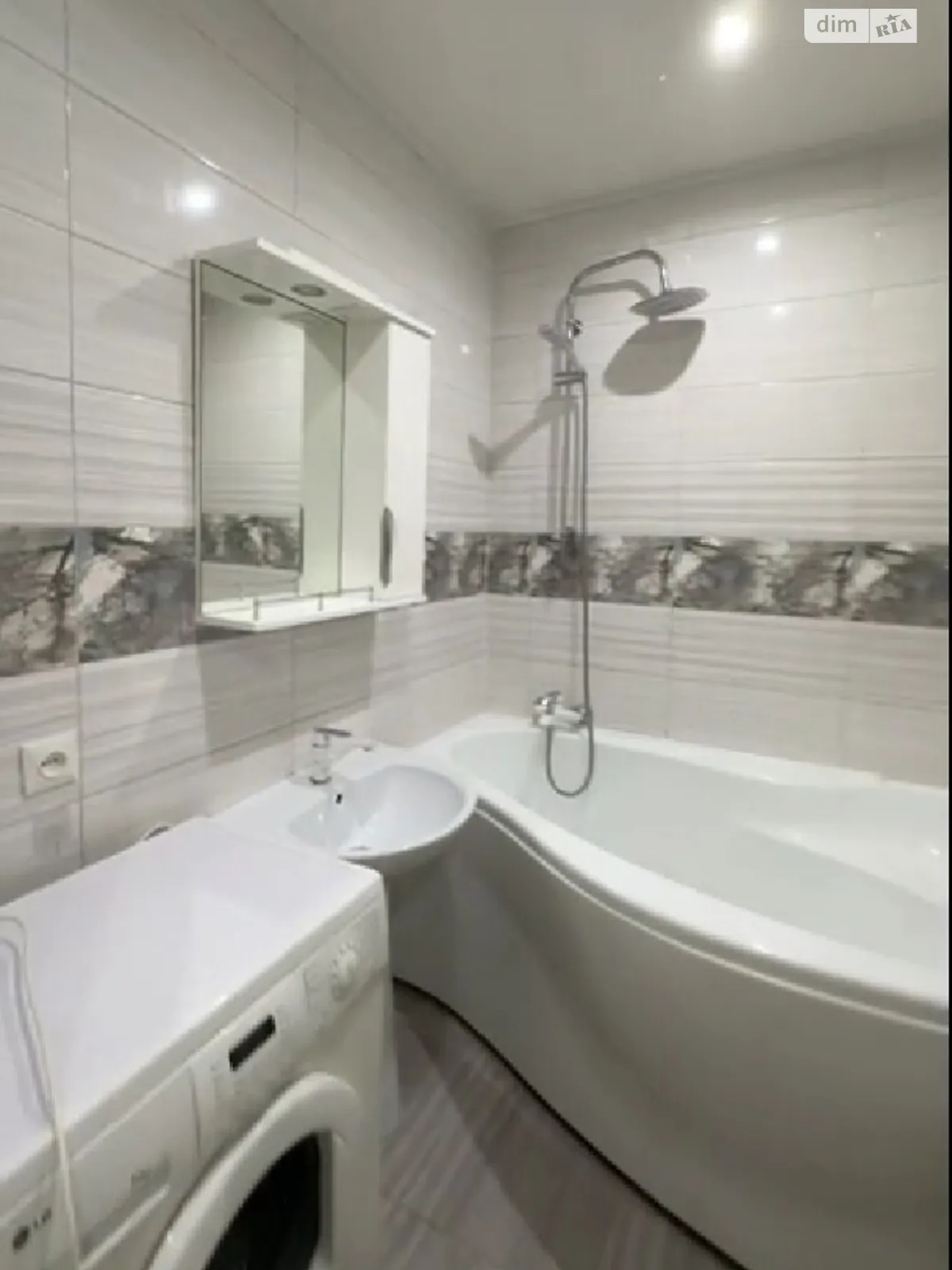 2-комнатная квартира 67 кв. м в Запорожье, ул. Товарищеская, 43 - фото 1