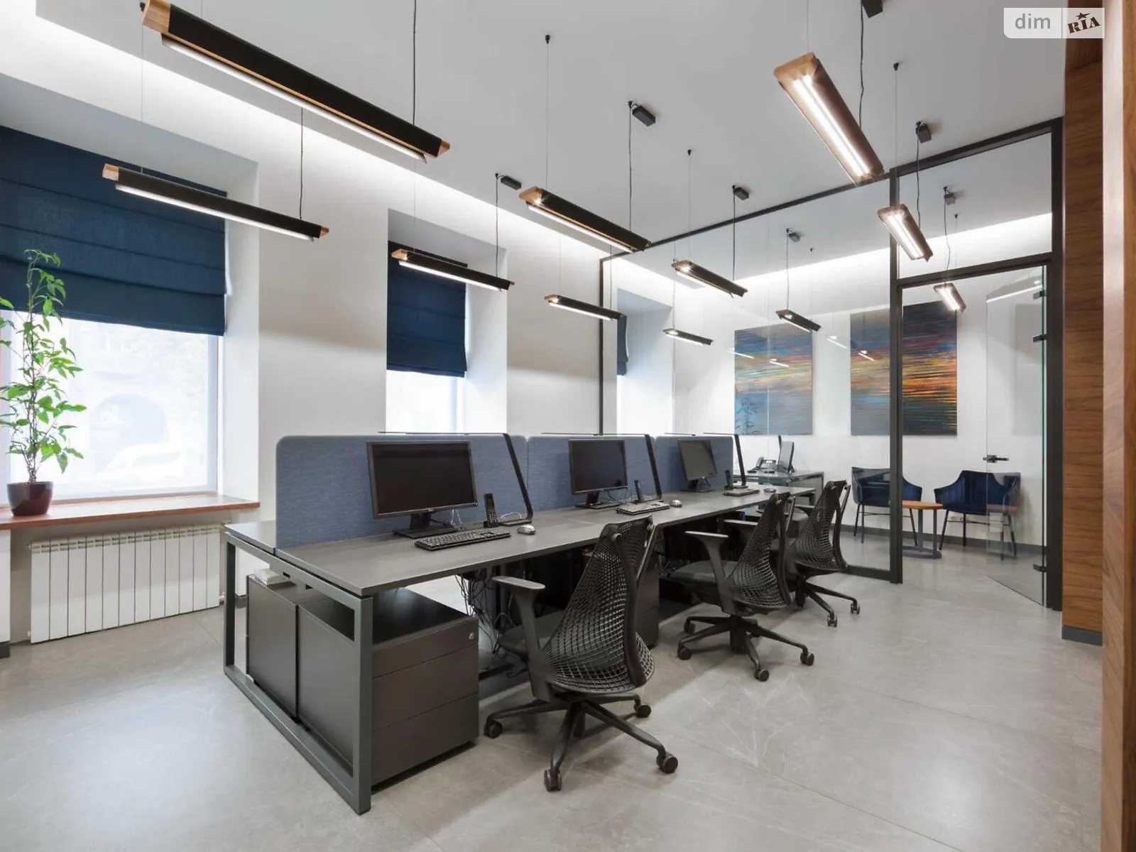Сдается в аренду офис 106 кв. м в бизнес-центре, цена: 3300 $ - фото 1