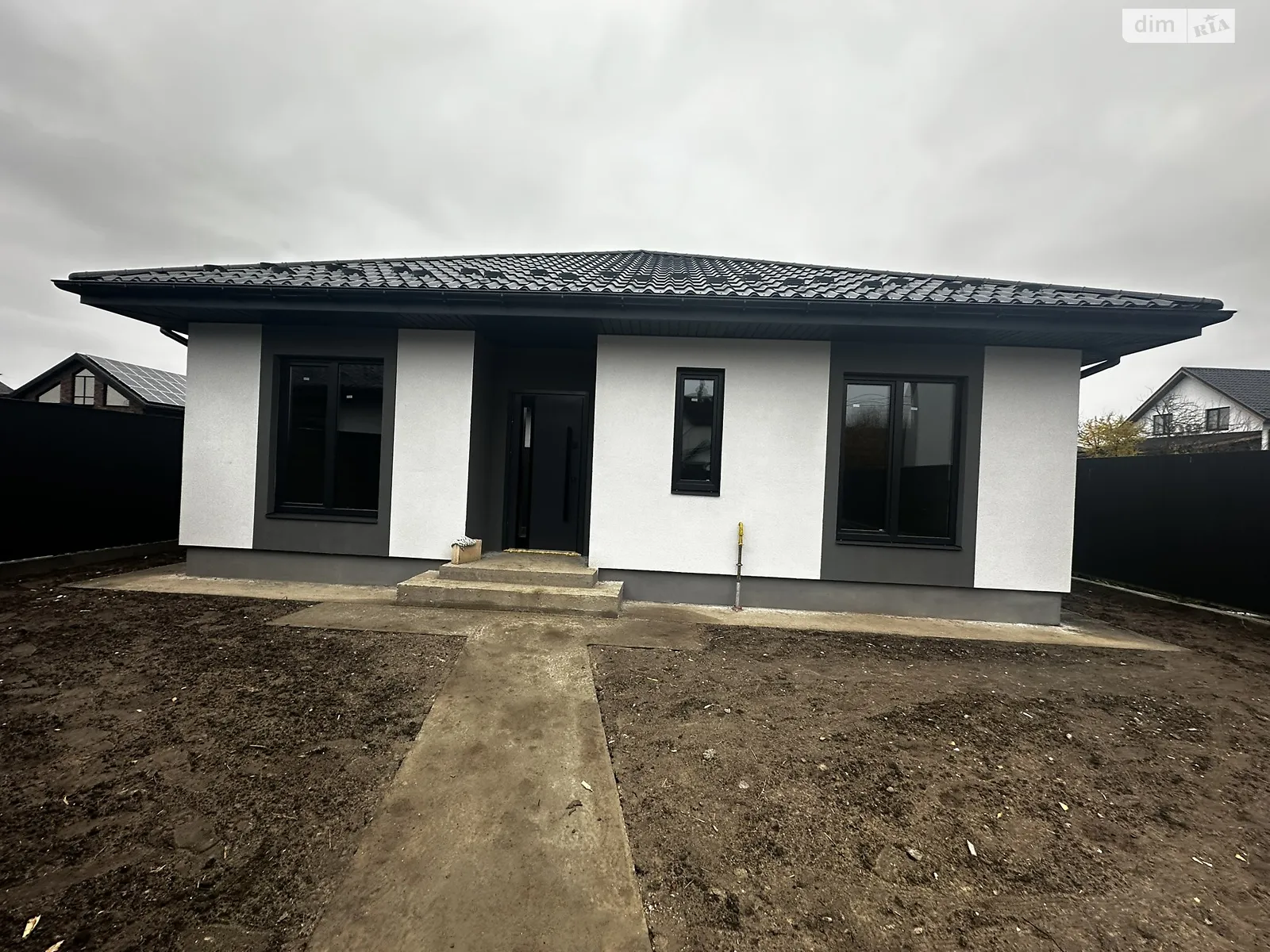 Продается одноэтажный дом 100 кв. м с верандой, цена: 99000 $ - фото 1