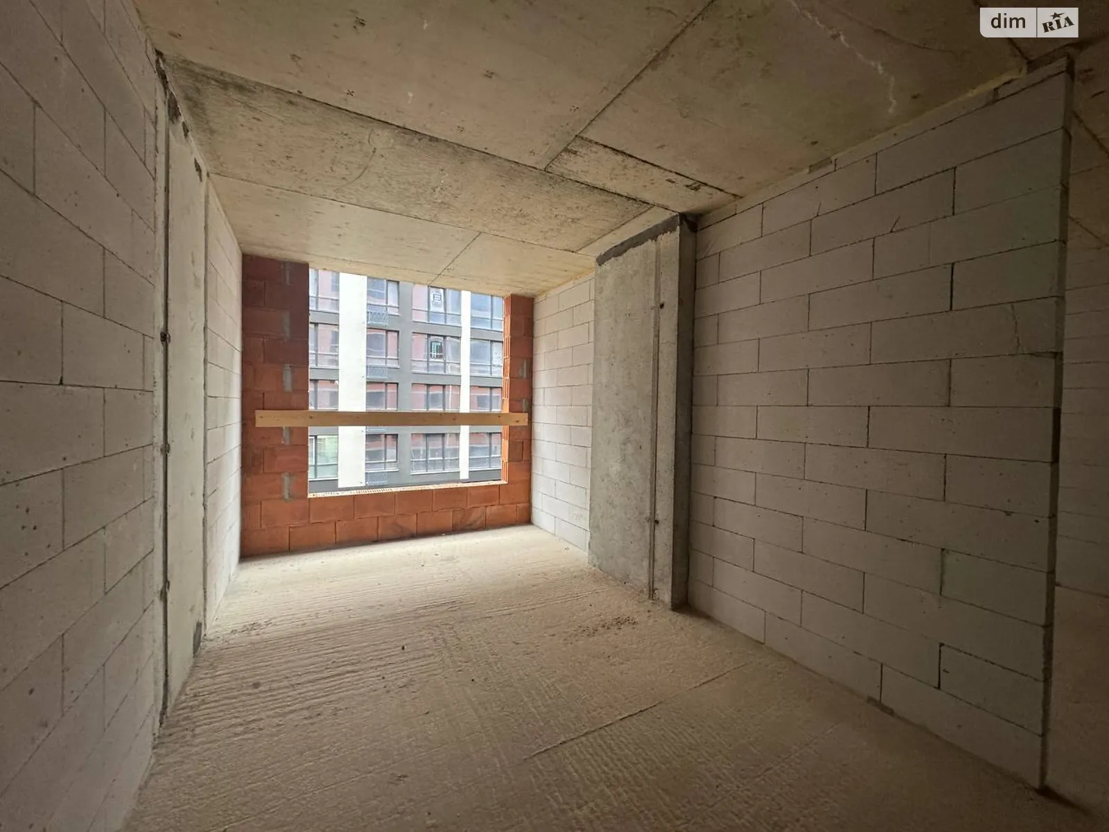 Продається 1-кімнатна квартира 63 кв. м у Івано-Франківську, вул. Левицького Романа, 4 - фото 1