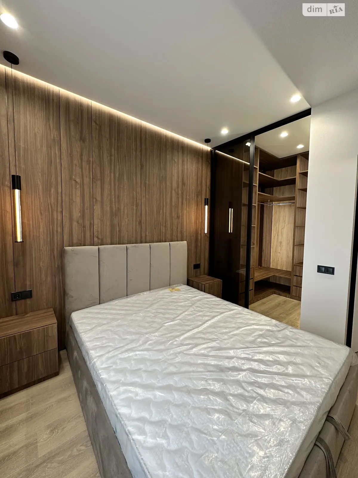 Продается 1-комнатная квартира 43 кв. м в Одессе, ул. Краснова - фото 1